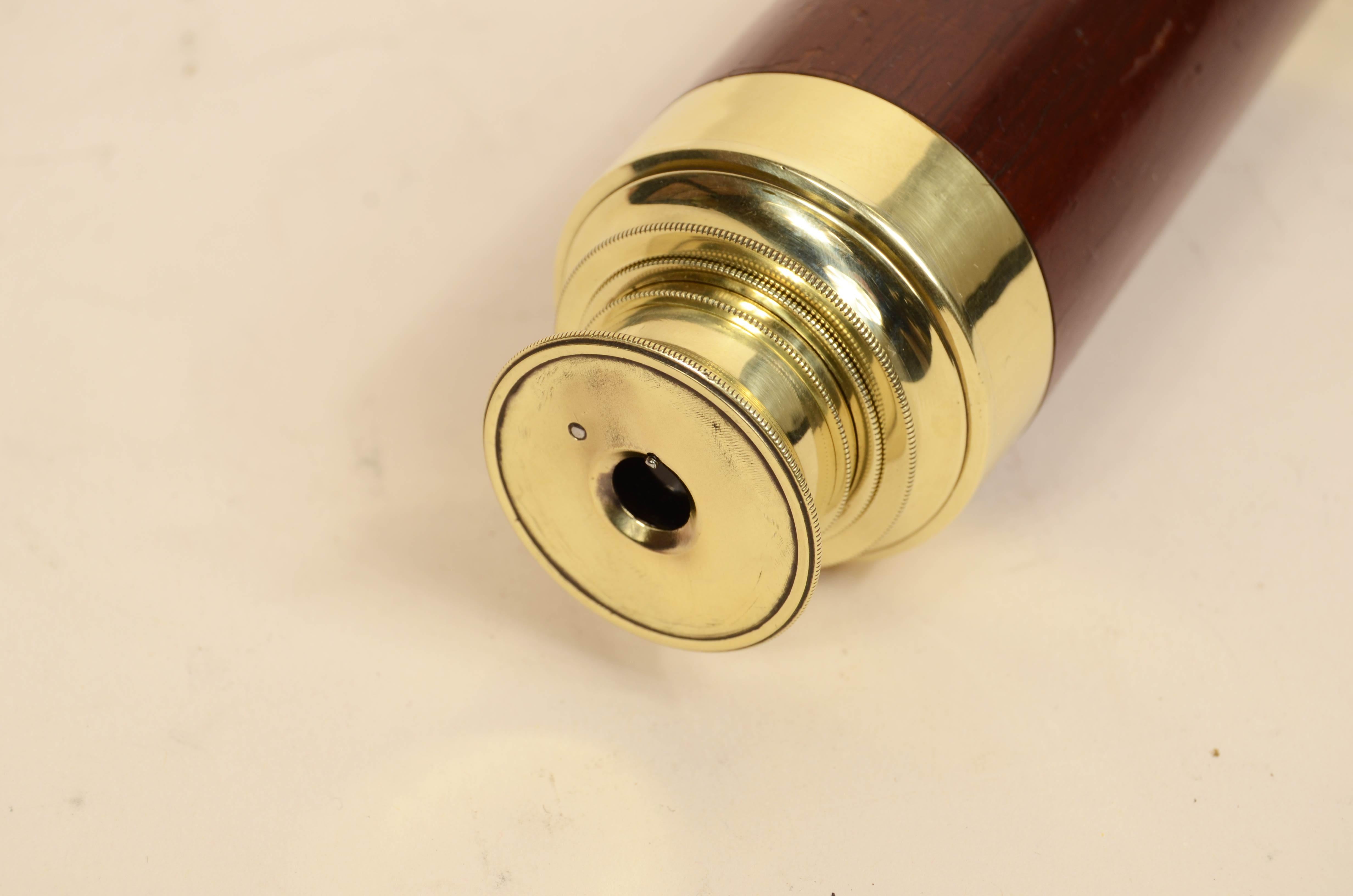 Télescope rond en laiton avec poignée en acajou 3 extensions 1850 en vente 12