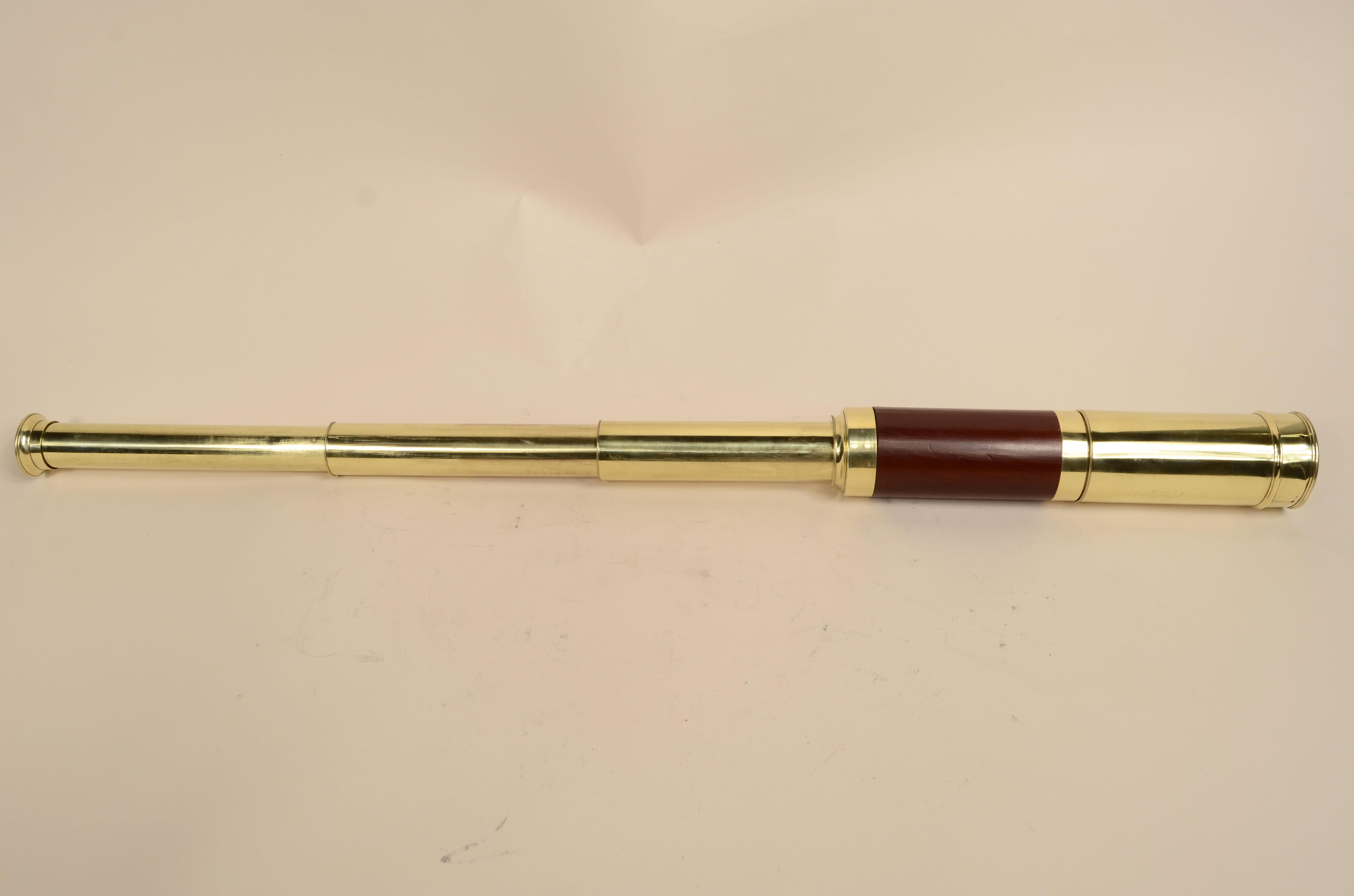 Télescope rond en laiton avec poignée en acajou 3 extensions 1850 Bon état - En vente à Milan, IT