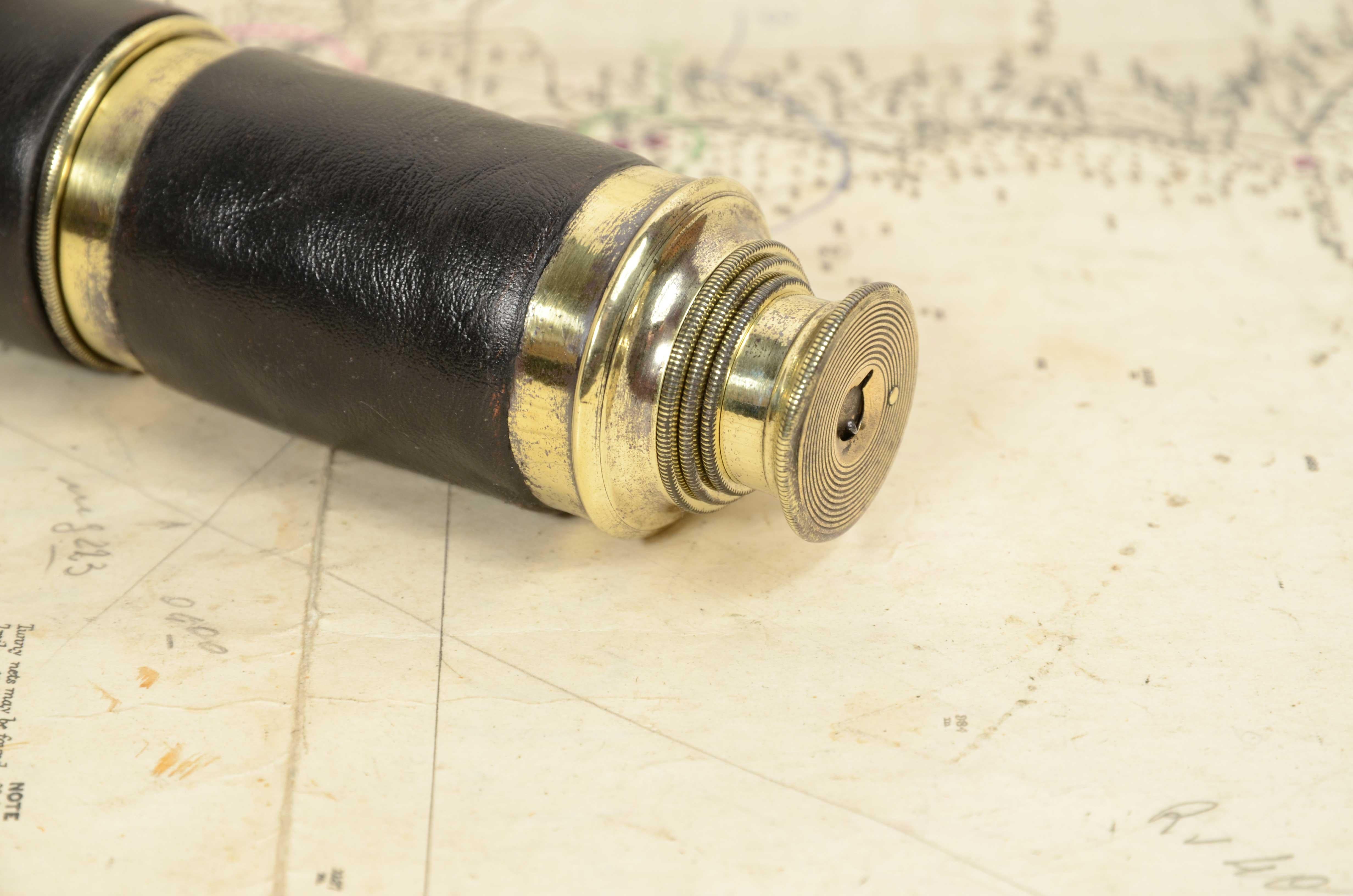 Brass telescope with leather handle England circa 1870 For Sale 12