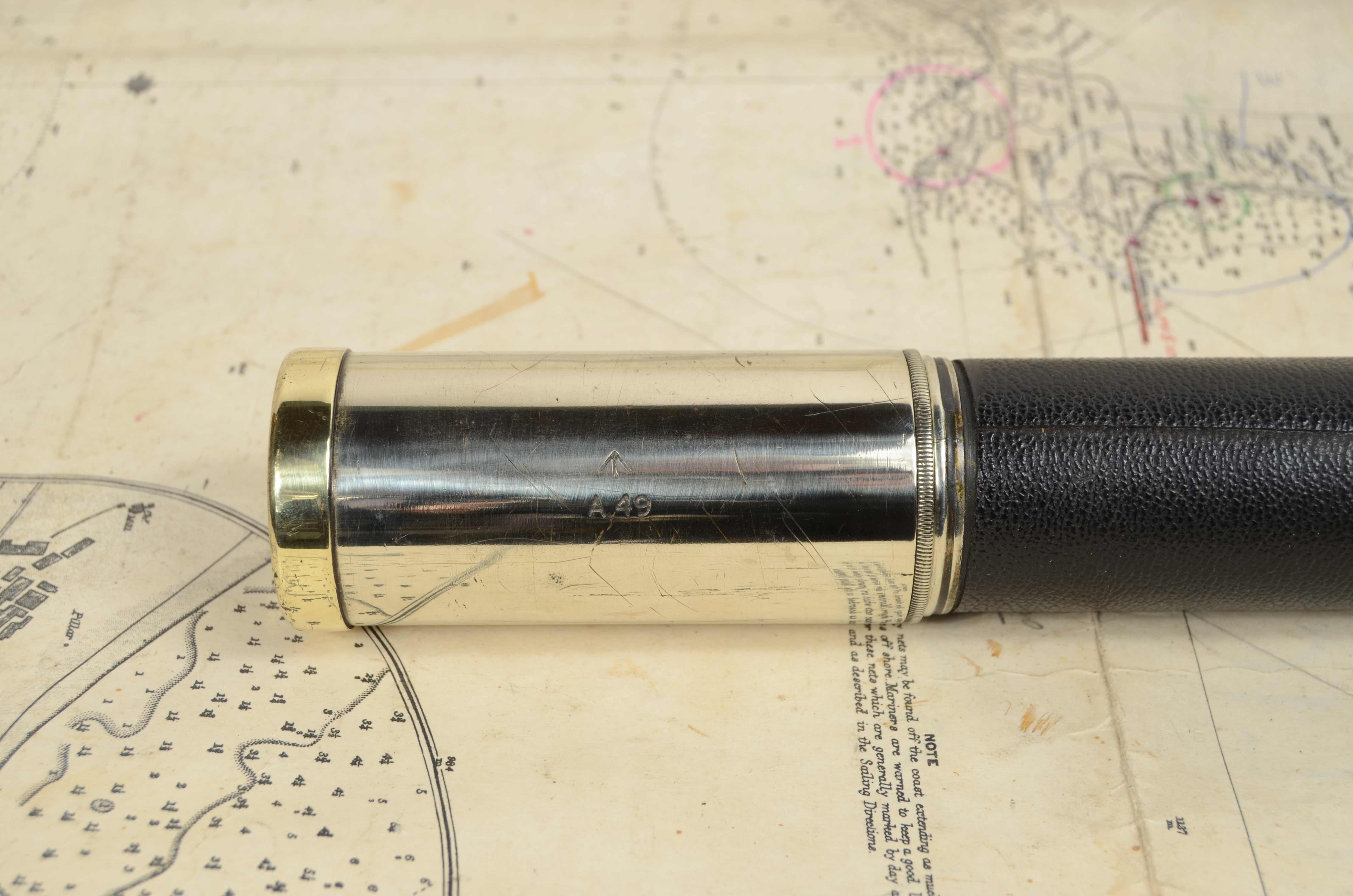 Télescope en laiton chromé et cuir signé W. OTTWAY de la première guerre 1915 en vente 5