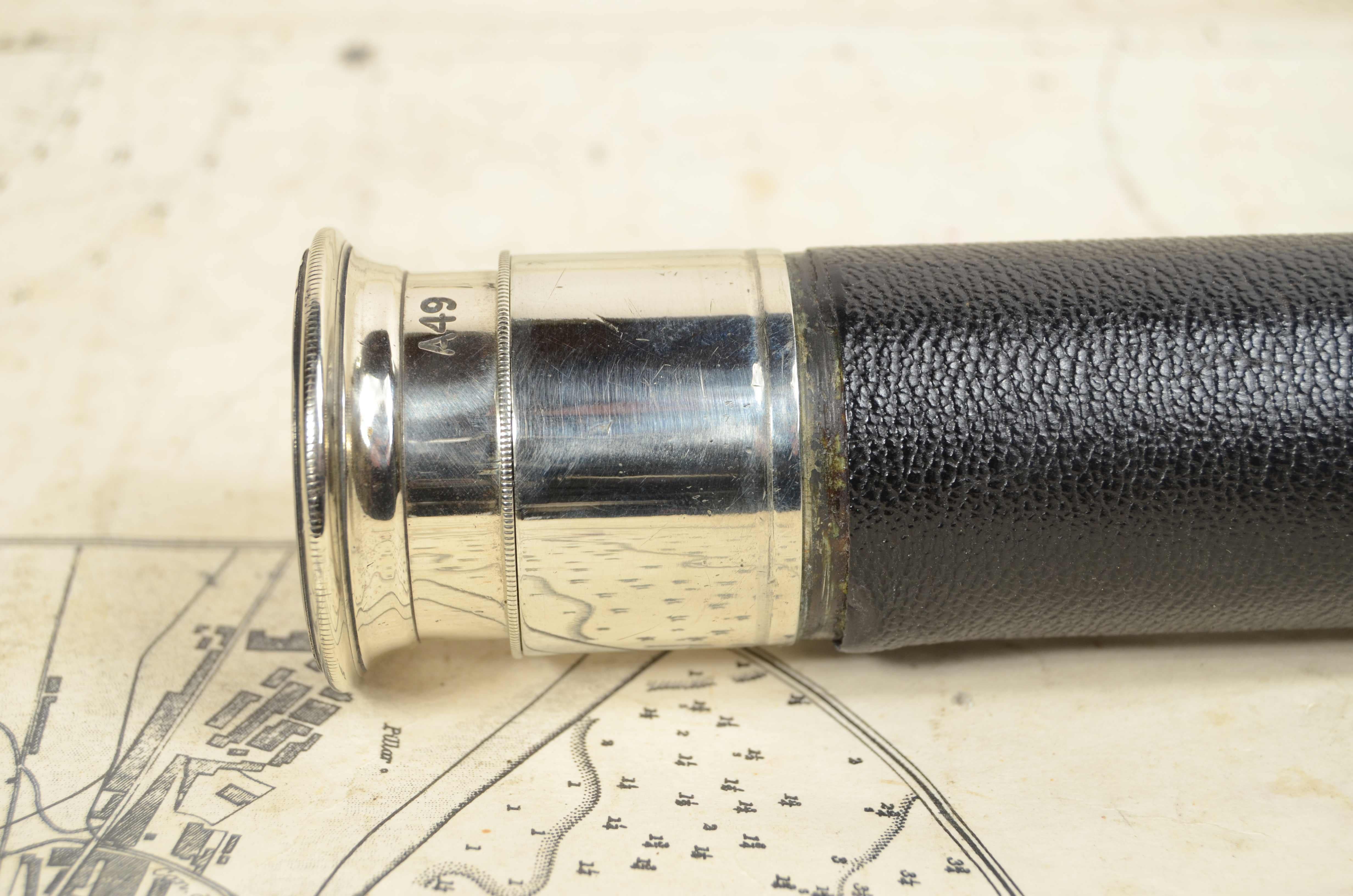 Télescope en laiton chromé et cuir signé W. OTTWAY de la première guerre 1915 en vente 11