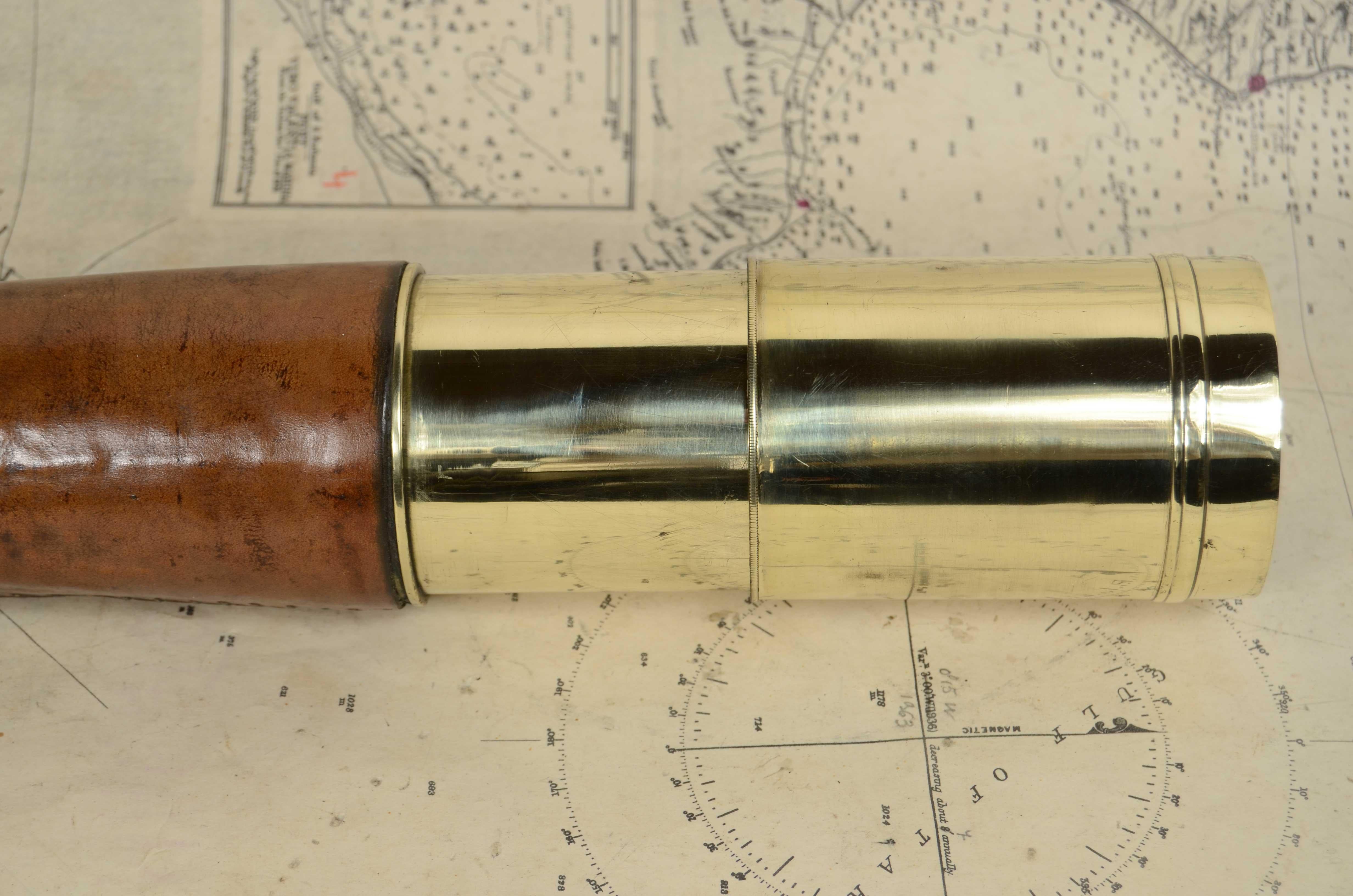 Cannocchiale in ottone e cuoio dalla forma strombata Firmato Ross London 1890 im Angebot 6