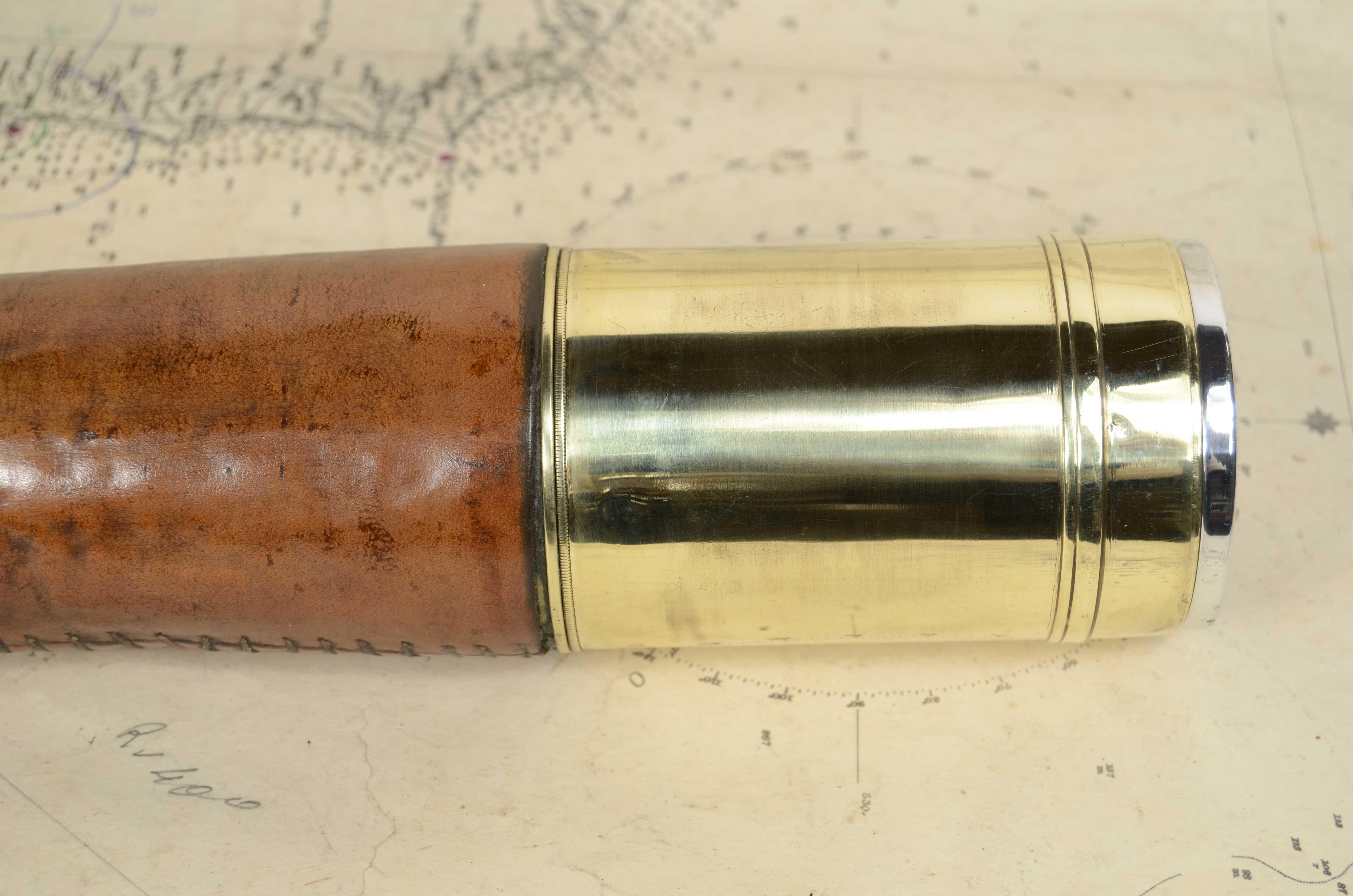 Cannocchiale in ottone e cuoio dalla forma strombata firmato Ross London 1890 For Sale 6