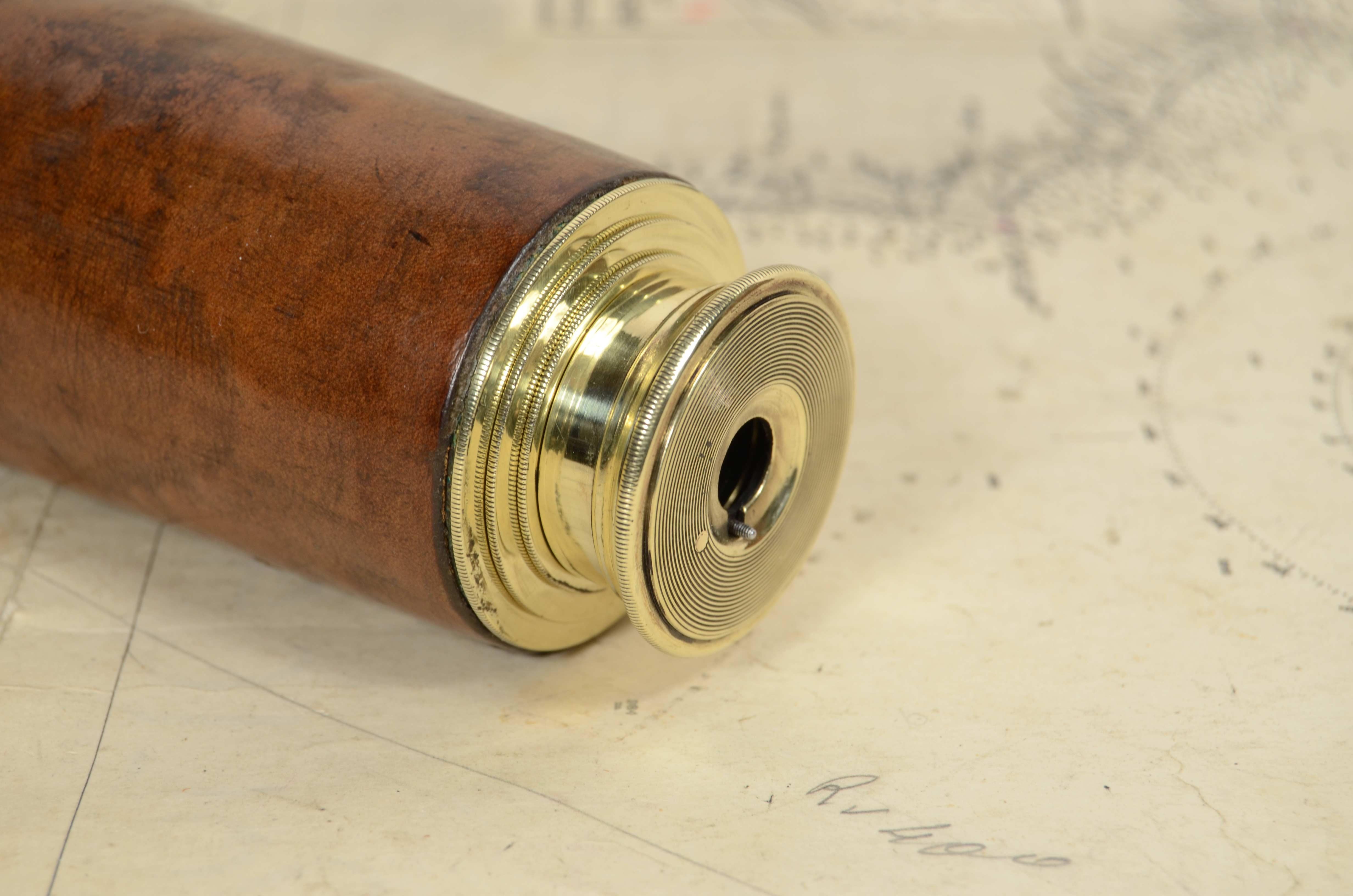 Brass Cannocchiale in ottone e cuoio dalla forma strombata firmato Ross London 1890 For Sale