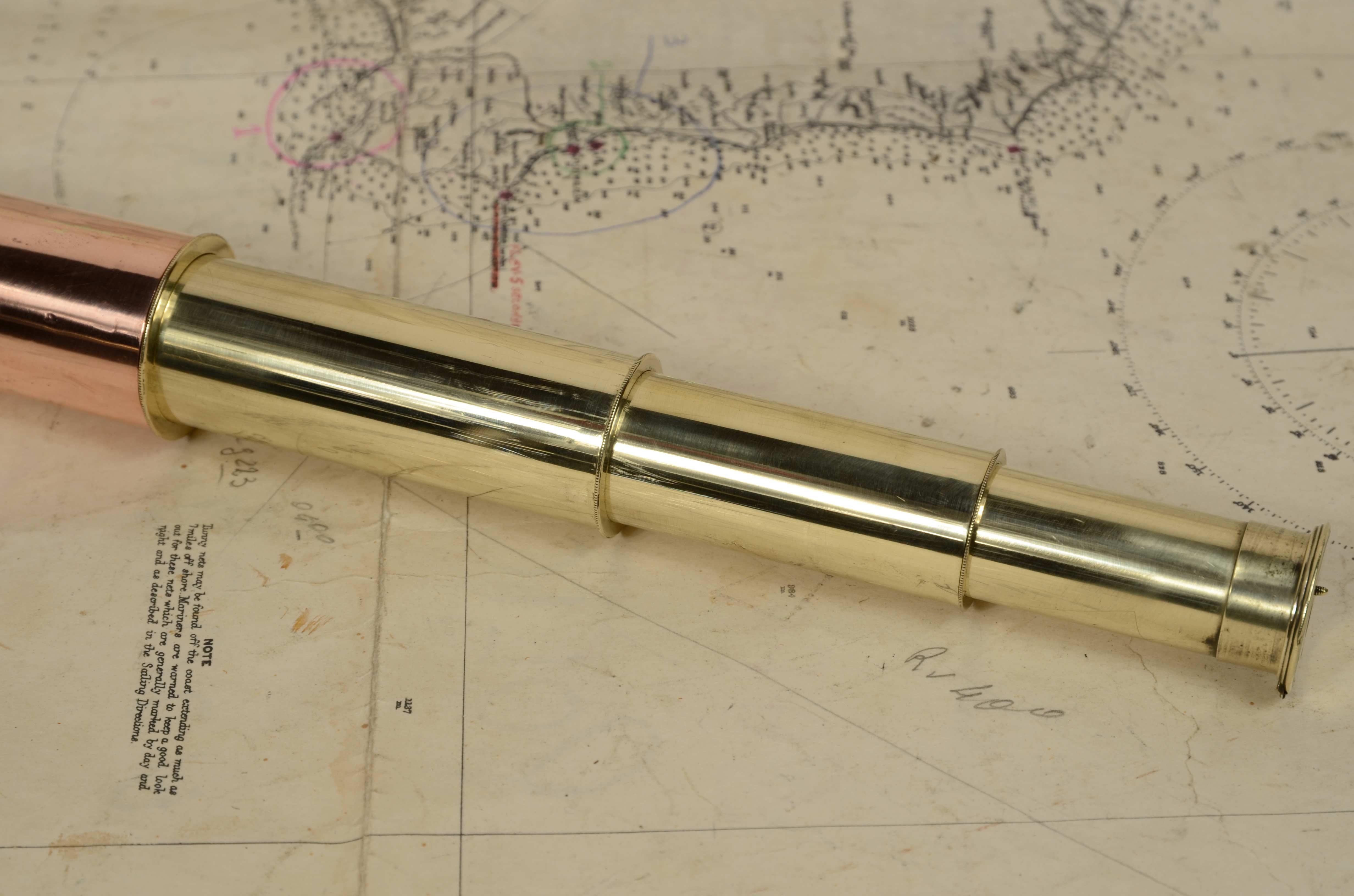 English telescope 3 brass extensions and copper handle circa 1870s  For Sale 1