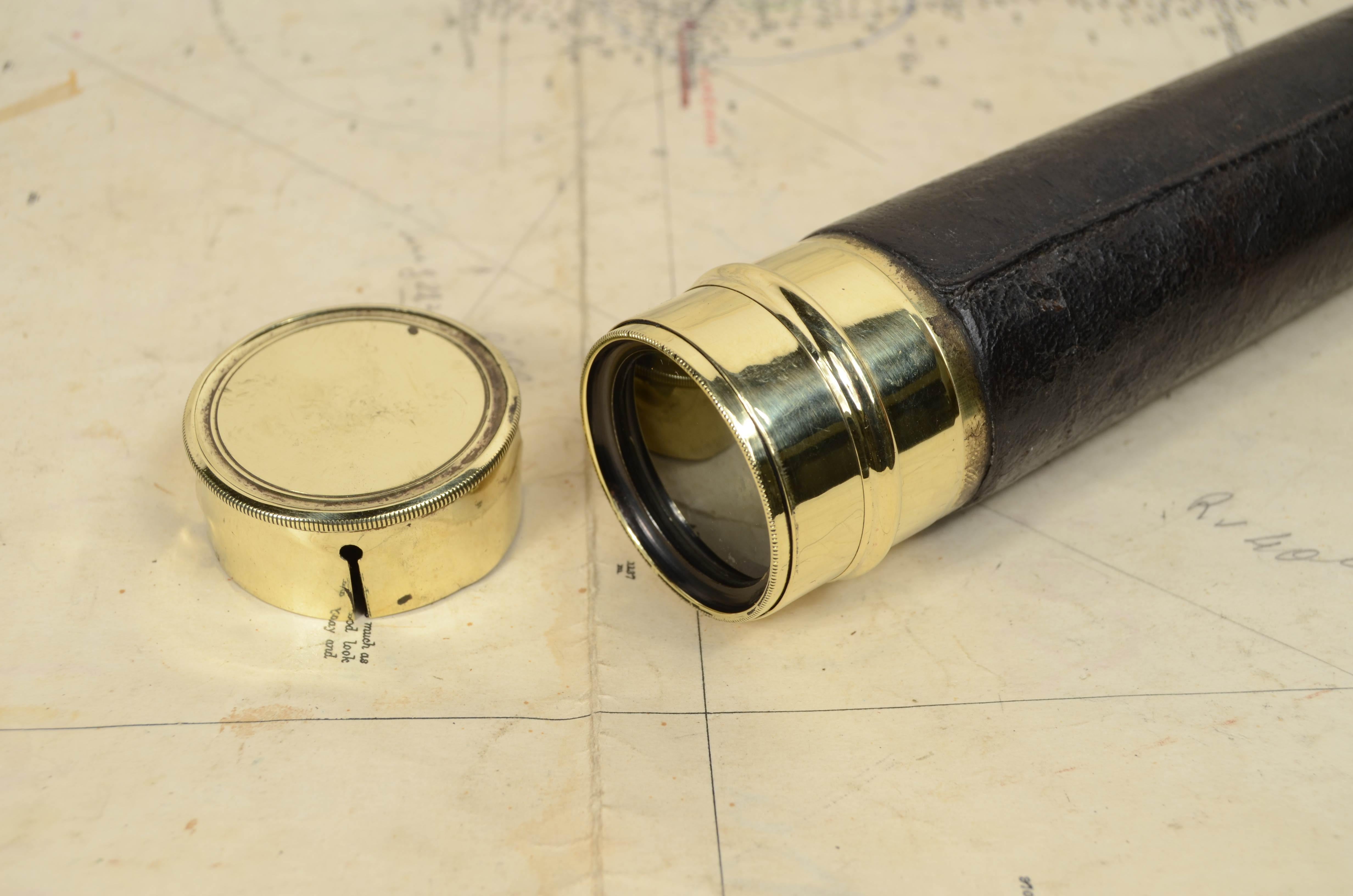 Round section brass telescope with slightly splayed shape of 1870s For Sale 7