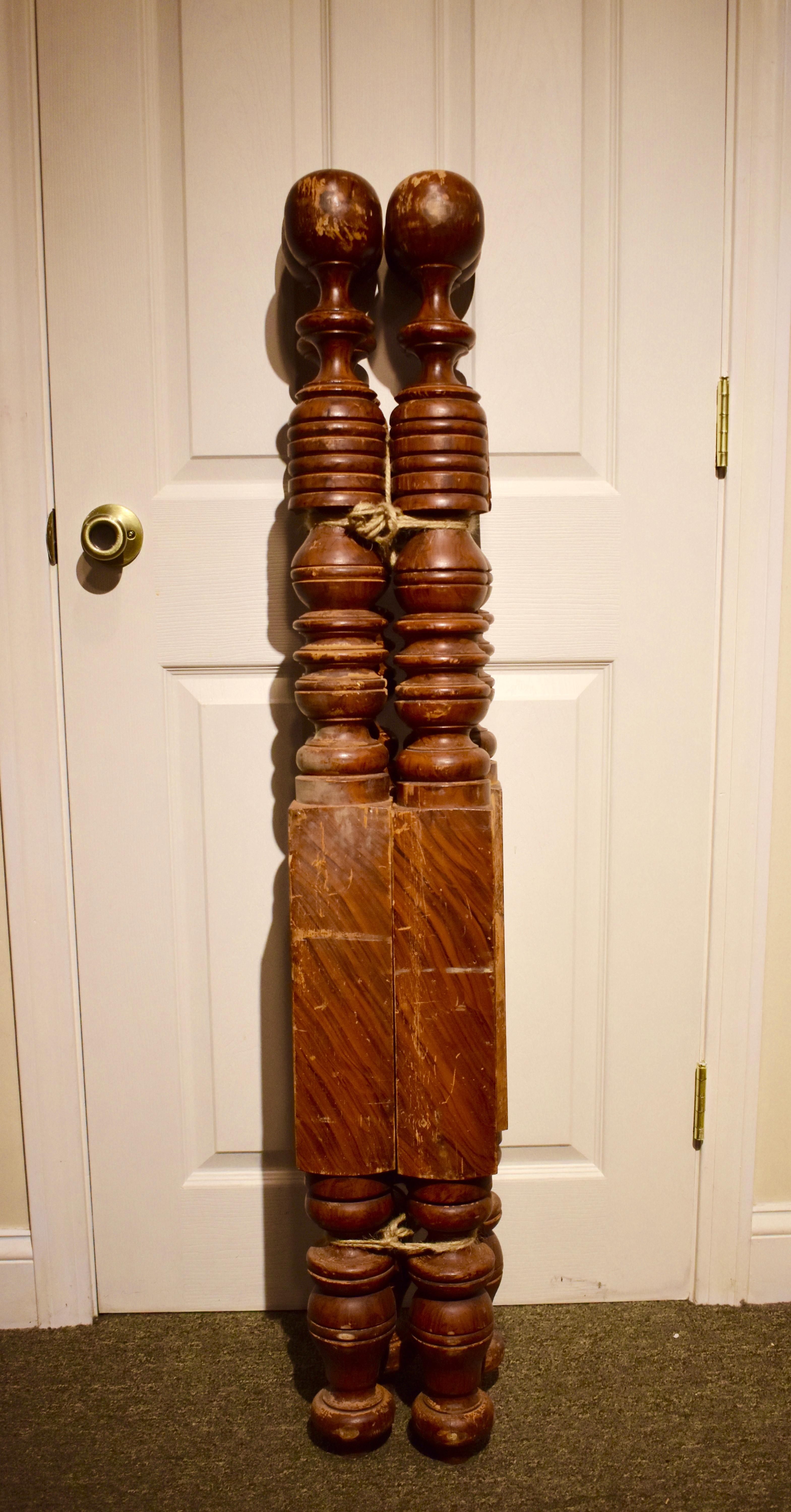 Cannonball and feather cared low post bed in Mahogany, circa 1820. New Hampshire. 3.75