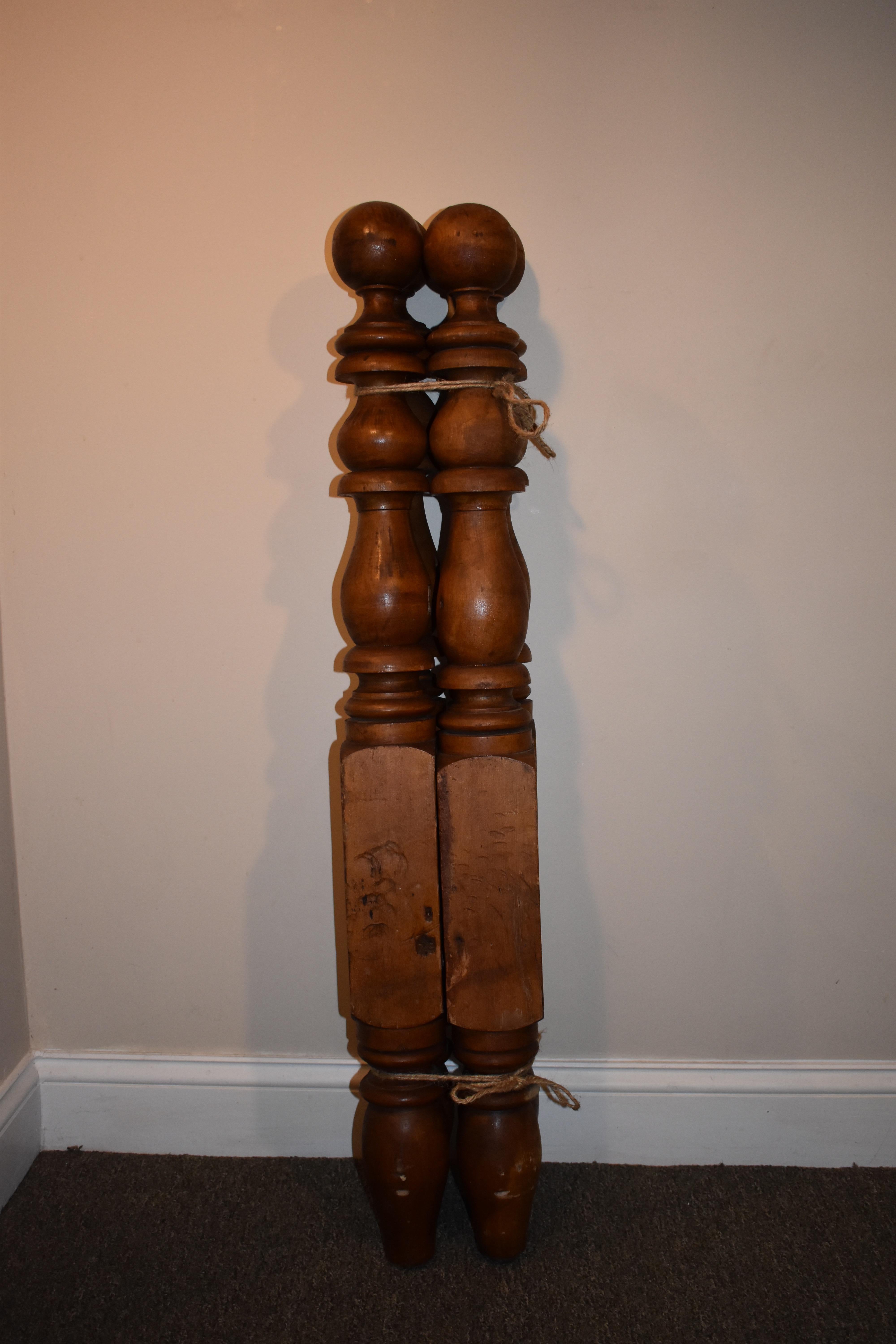 American Colonial Cannonball and Vase Low Post Bed in Cherry circa 1820 New Hampshire For Sale
