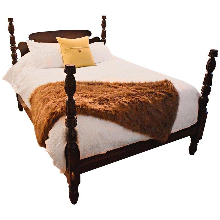 Turned Cannonball Low Post Bed in Light Tiger Maple with Blanket Rail, Delaware For Sale