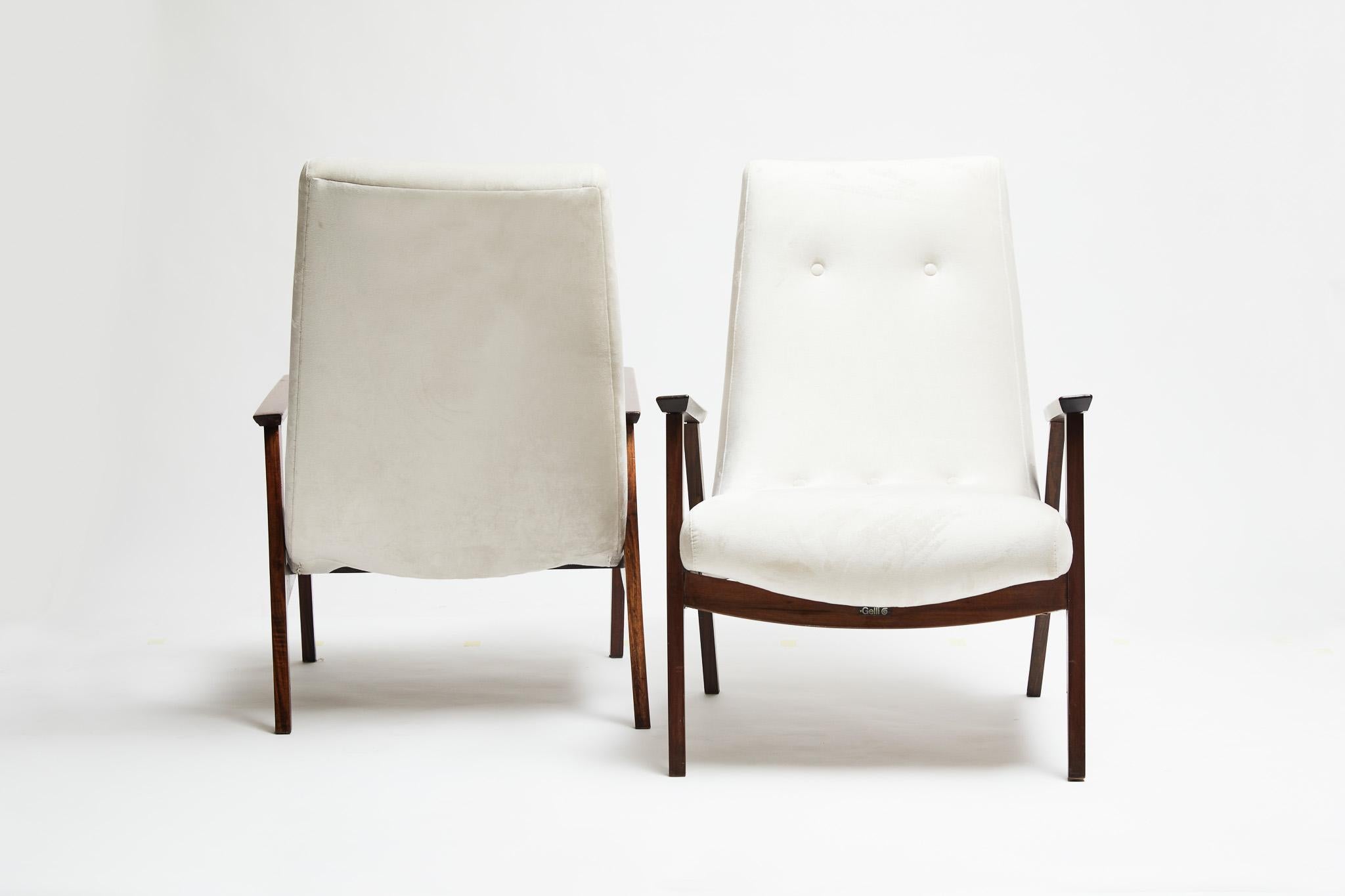 Mid-Century Modern Armchairs in Hardwood & White Suede by Gelli, ci 1960, Brazil In Good Condition For Sale In New York, NY