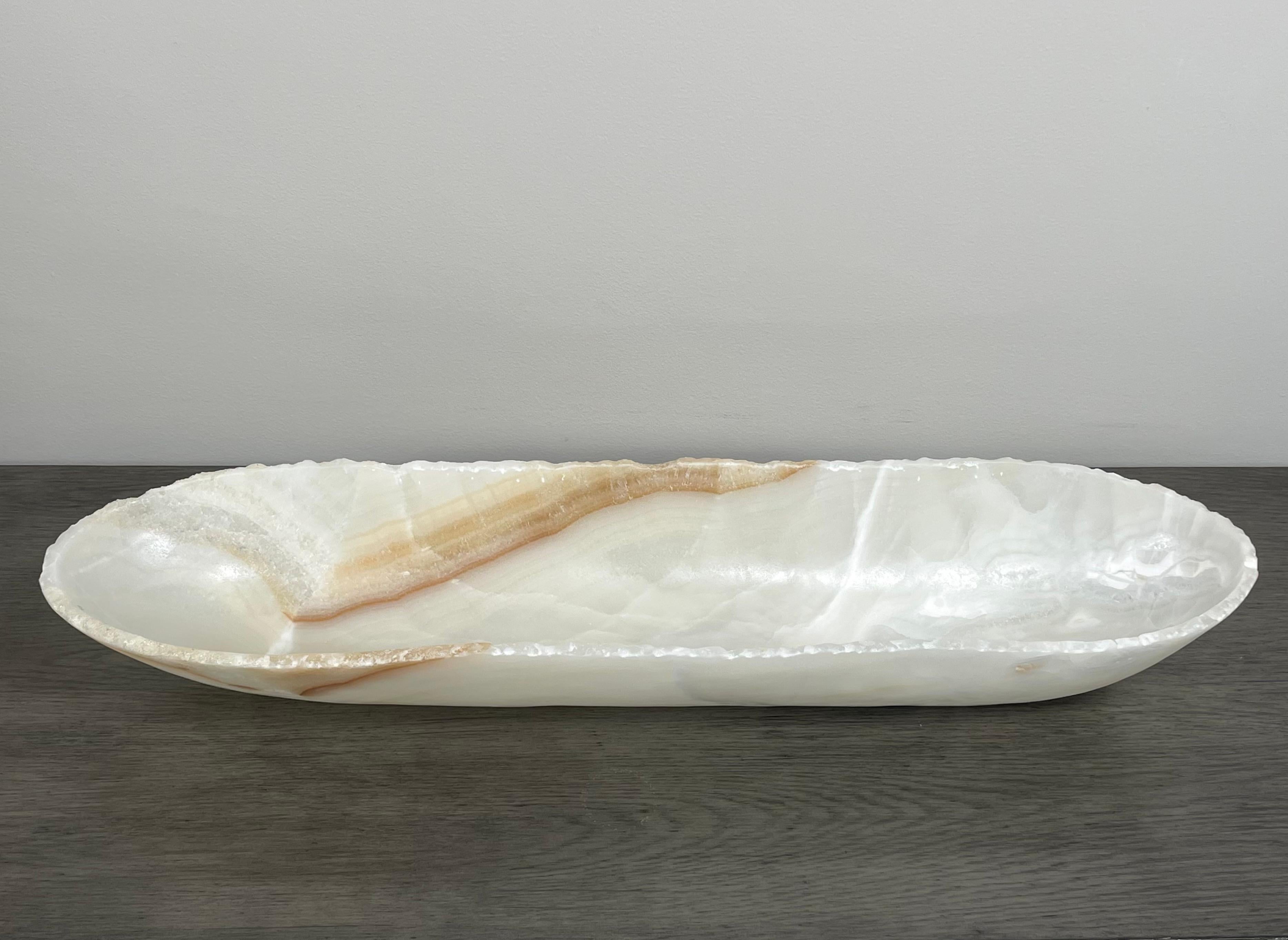 Canoe Shaped White Onyx Bowl with Veining In New Condition In Norwalk, CT