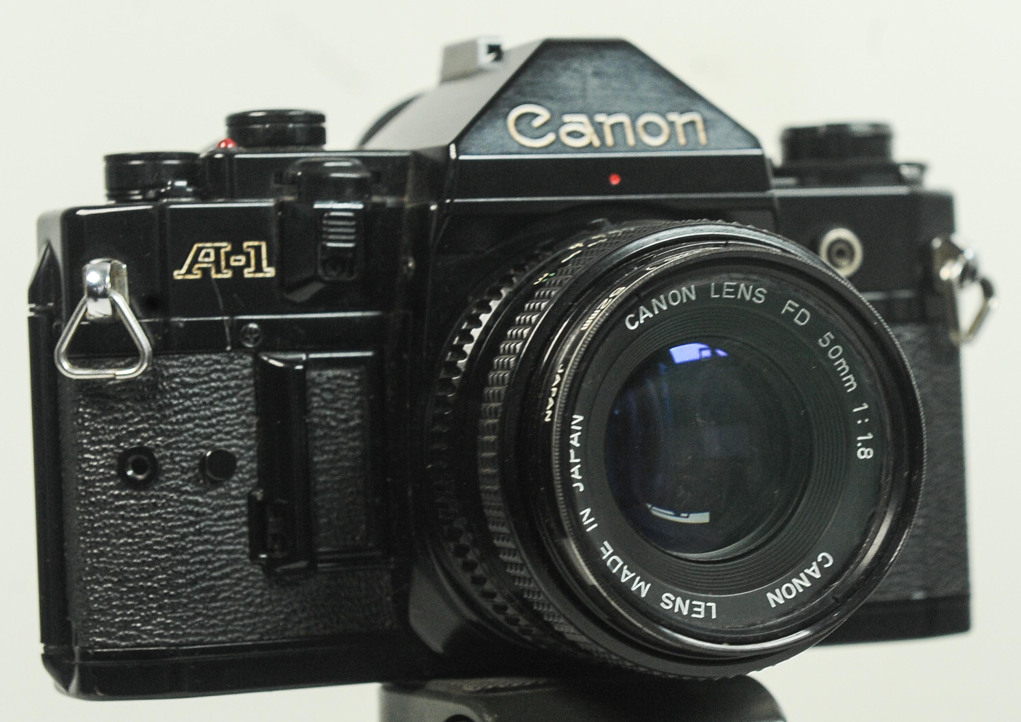 Canon A-1 Black Body 35mm SLR Filmkamera mit Canon FD 50mm F1.8 Prime Objektiv (Metall) im Angebot
