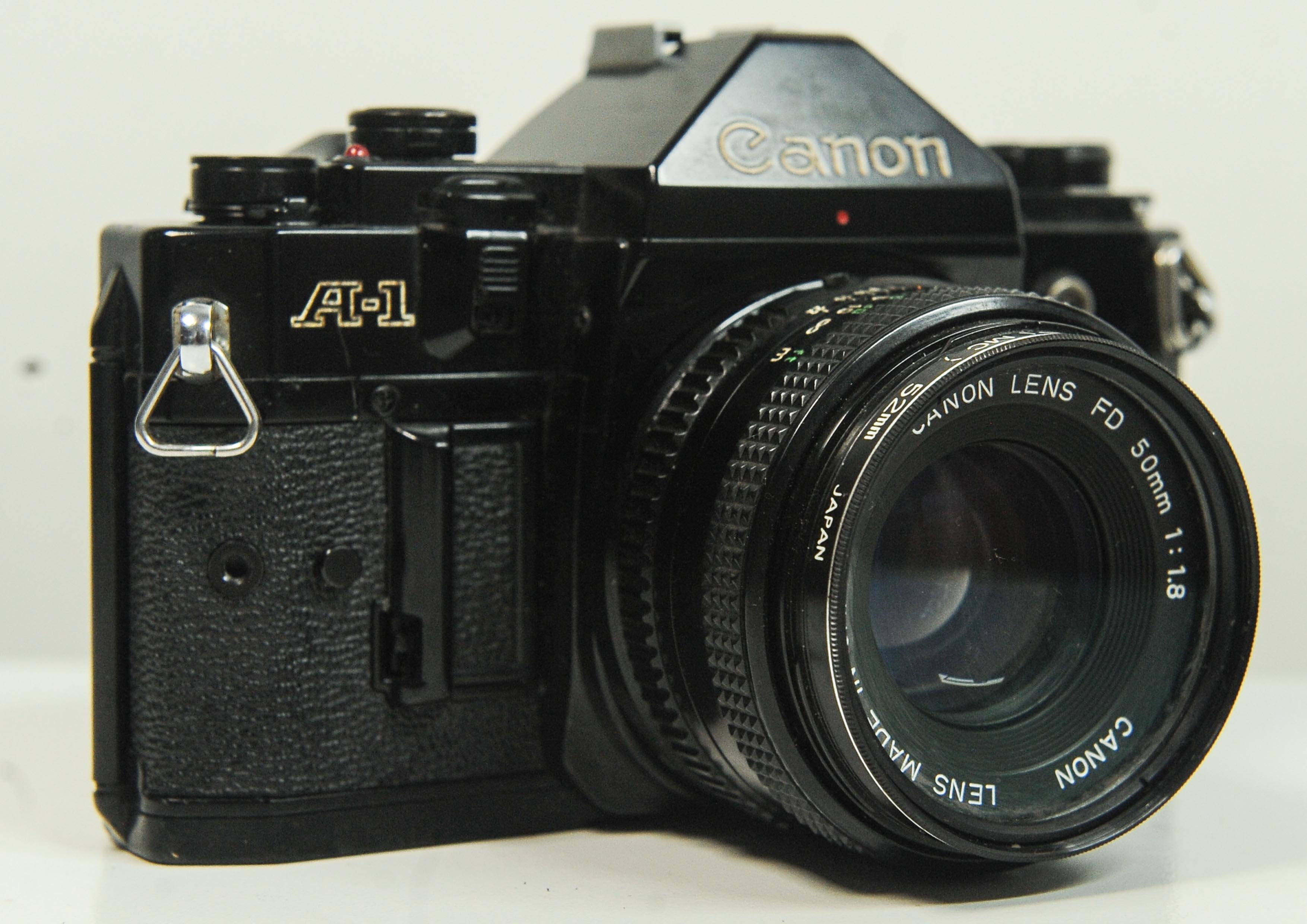 Canon A-1 Black Body 35mm SLR Filmkamera mit Canon FD 50mm F1.8 Prime Objektiv im Angebot 1