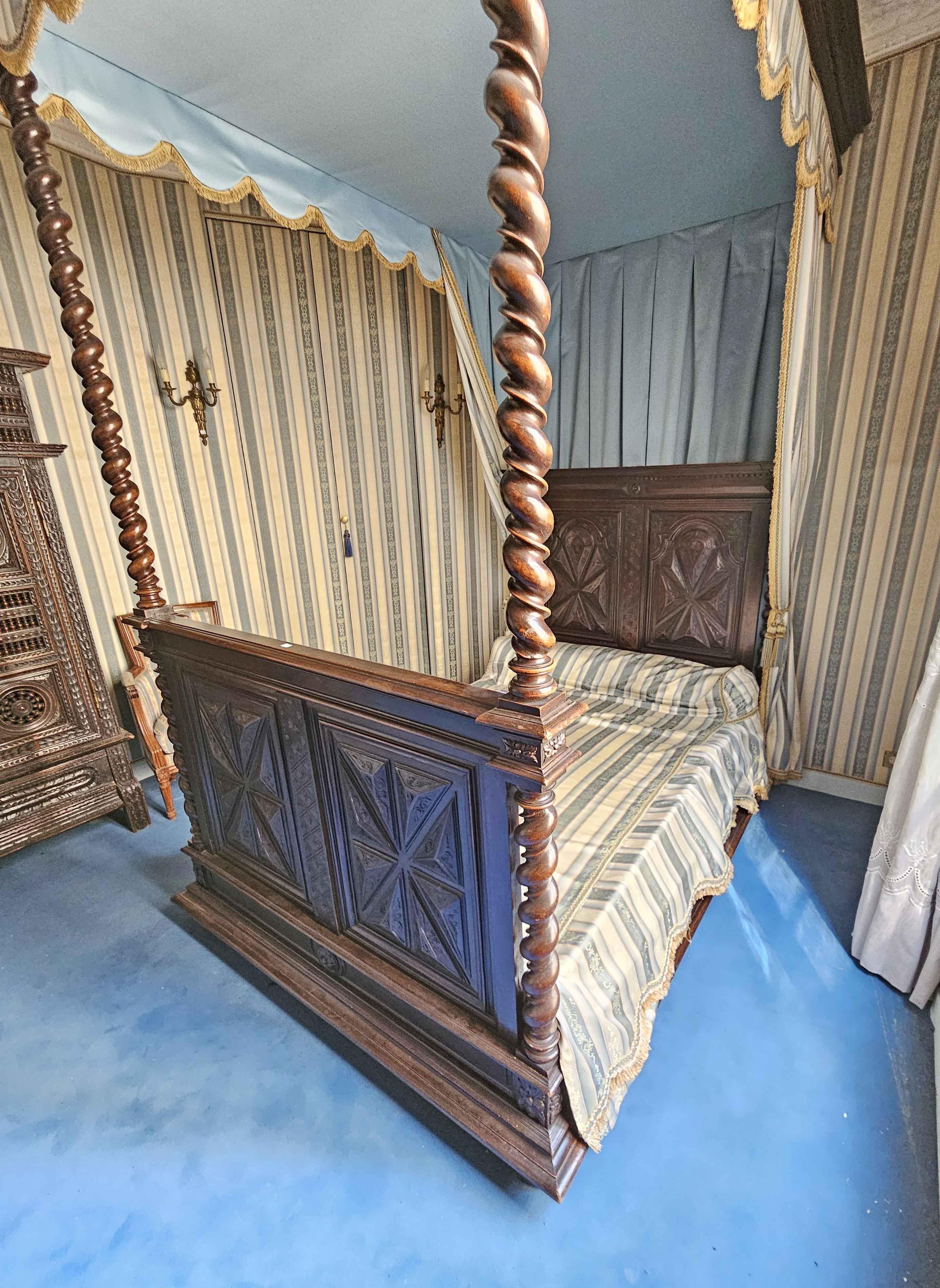 Canopy Bed with Solomonic Column  st 17th century 1
