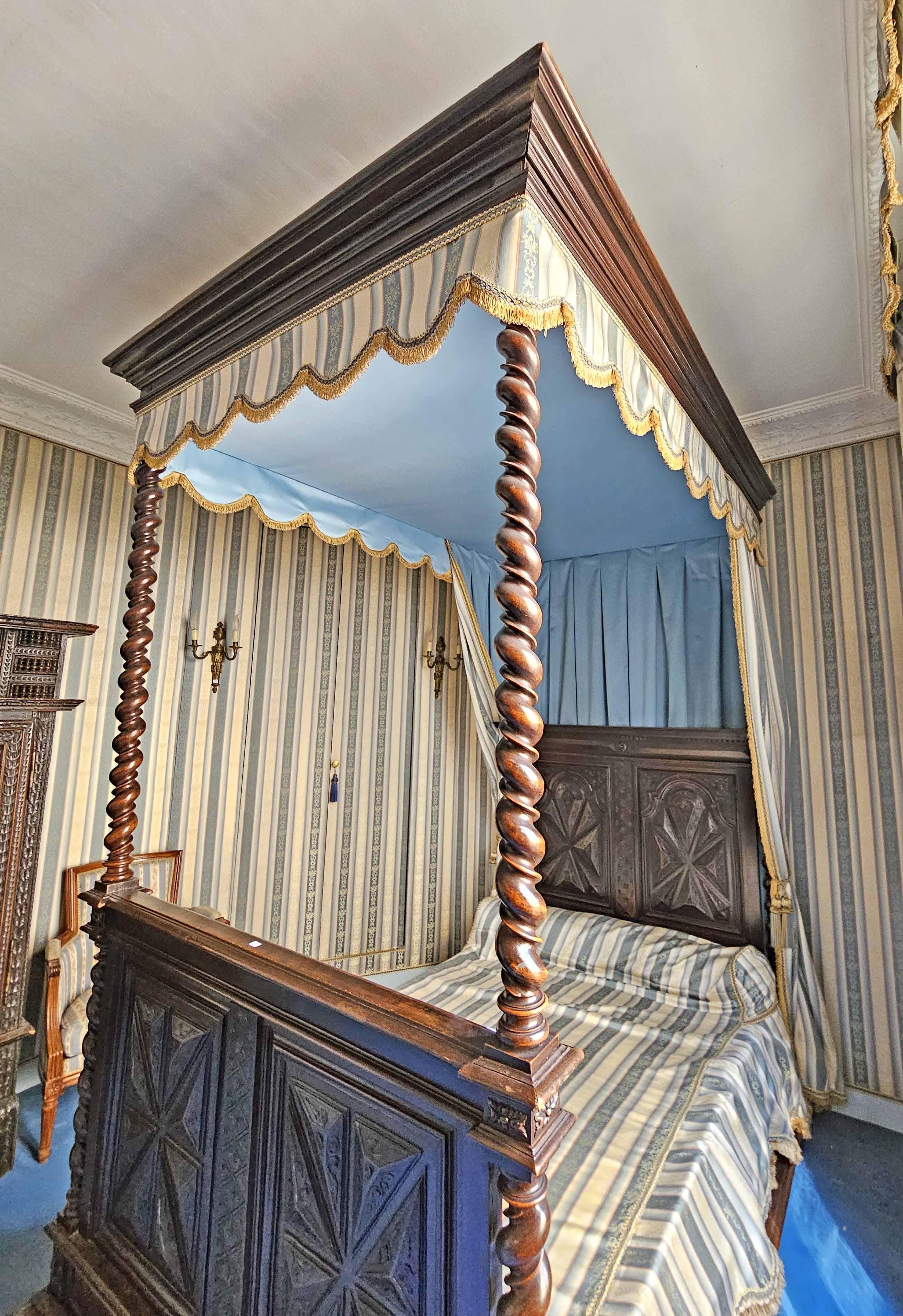 Canopy Bed with Solomonic Column  st 17th century 2