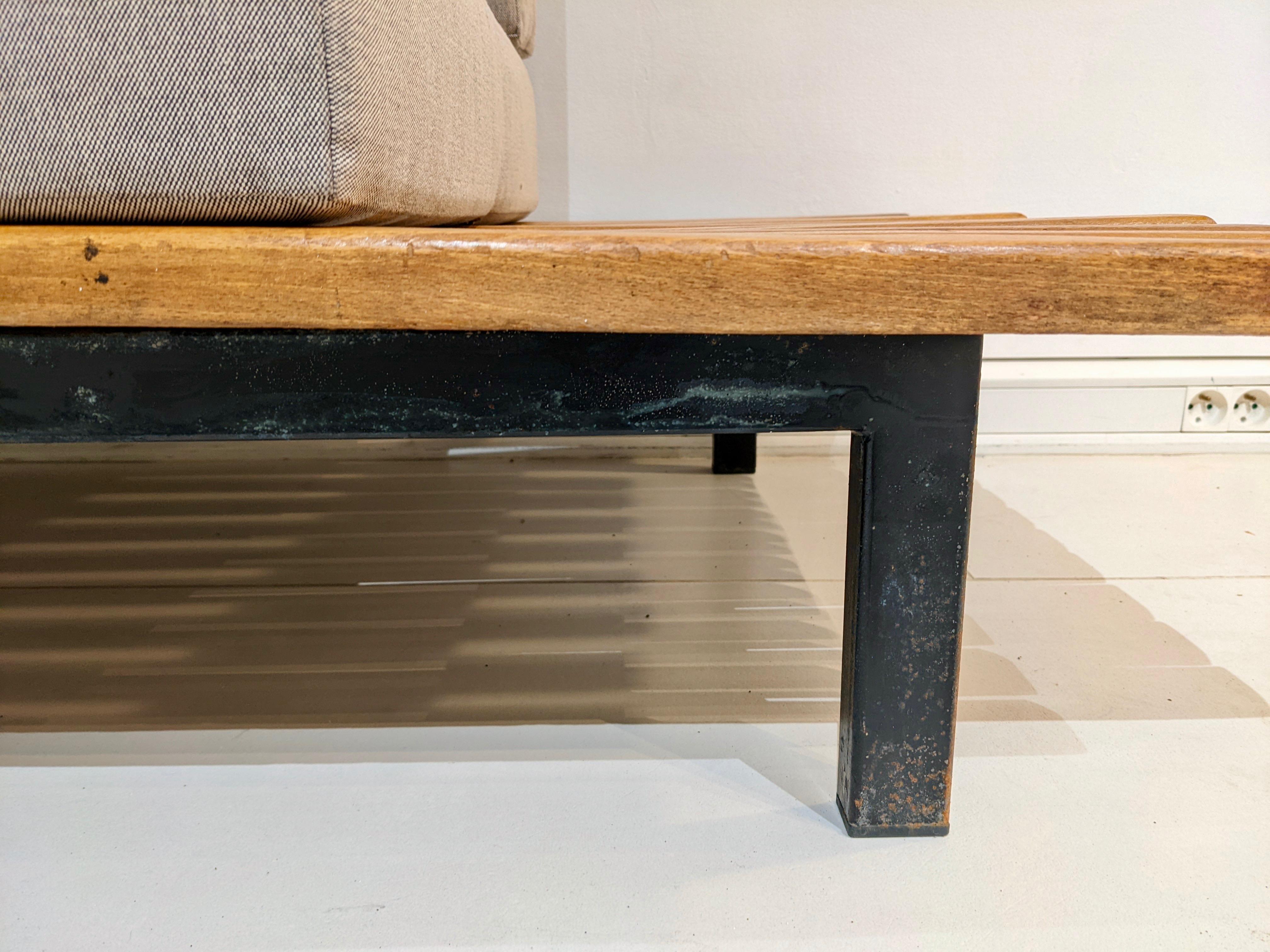 Cansado Bench in Oak Wood and Grey Fabric Cushion by Charlotte Perriand 4