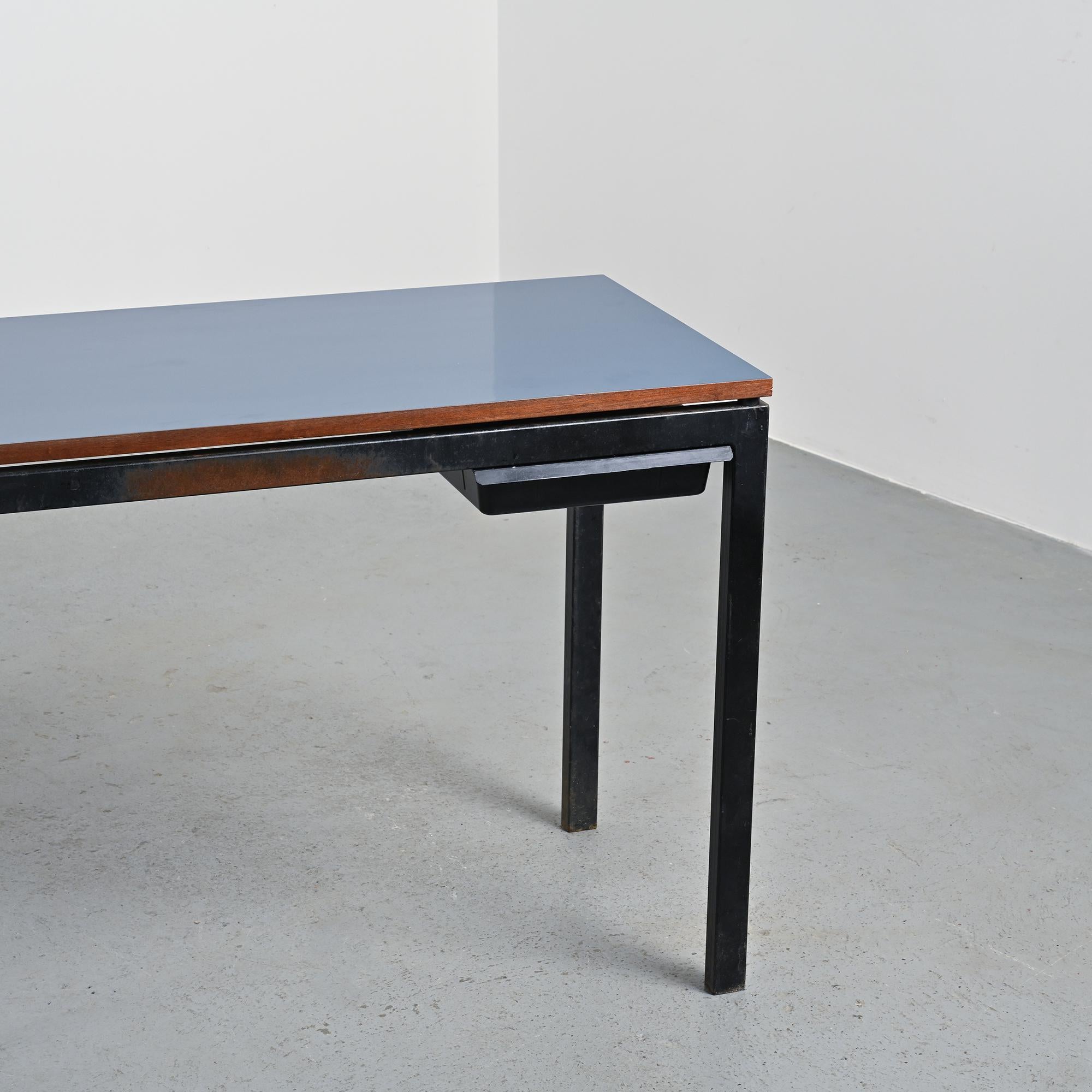 Cansado Desk by Charlotte Perriand, France circa 1962 en vente 3