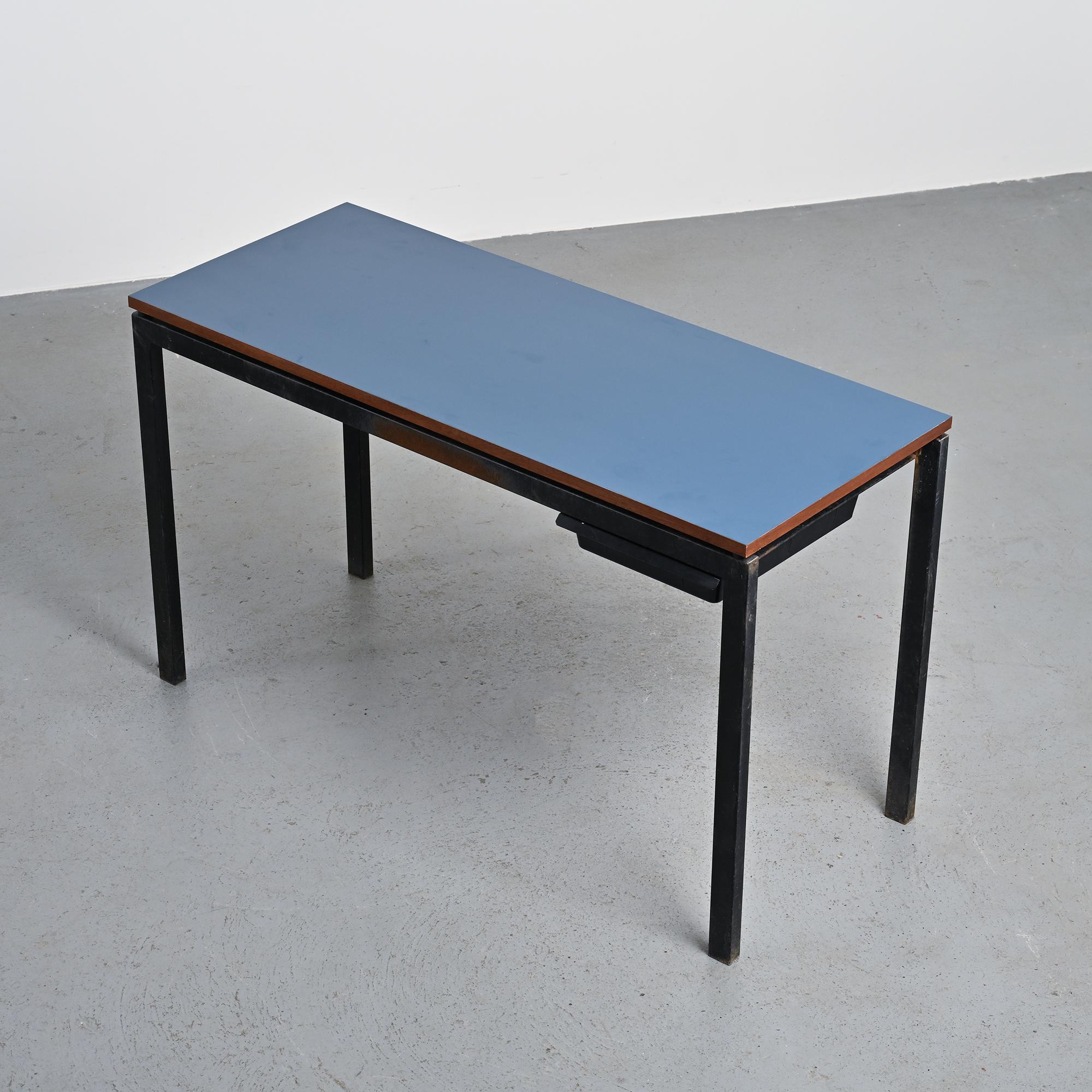 Cansado Desk by Charlotte Perriand, France circa 1962 en vente 4