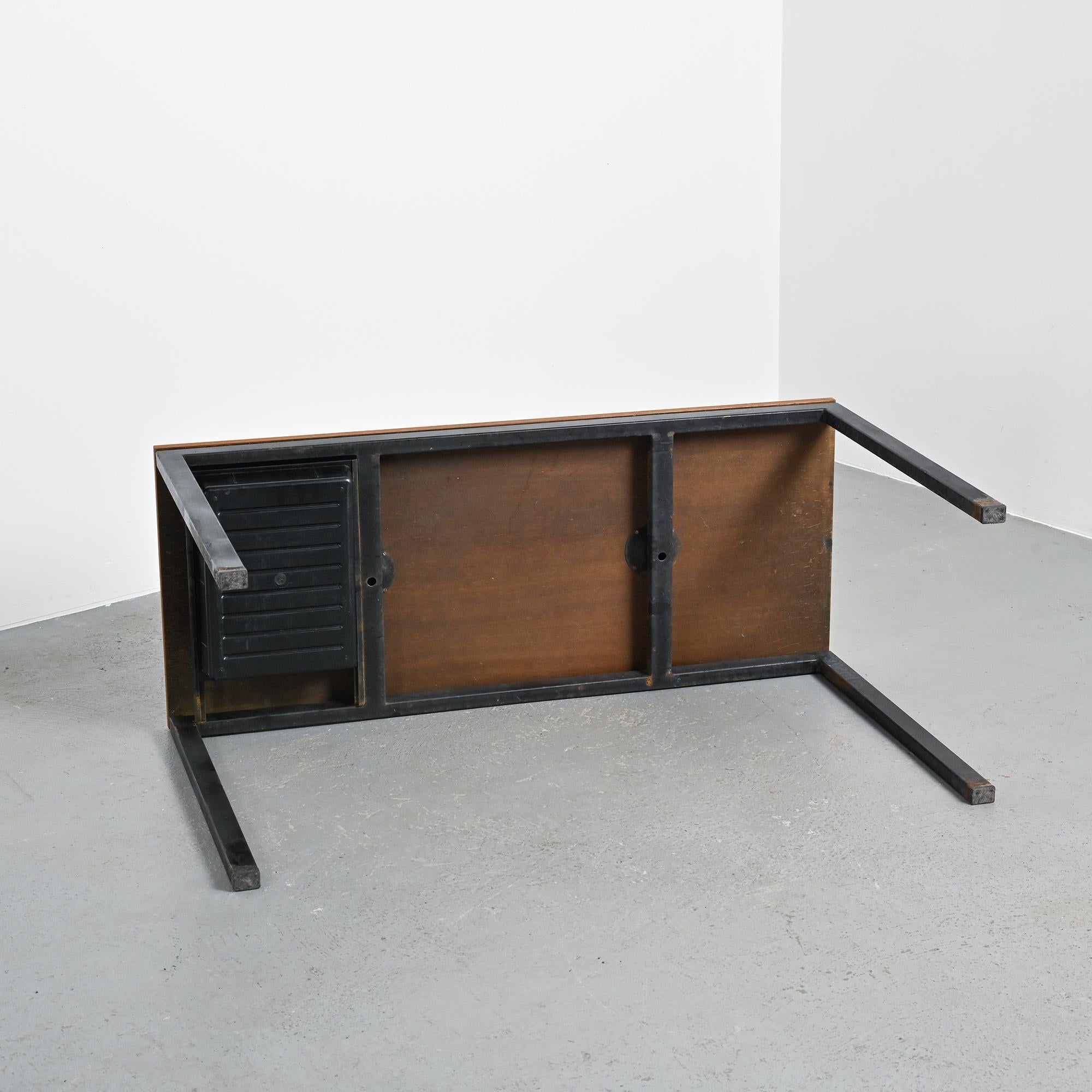 Cansado Desk by Charlotte Perriand, France circa 1962 en vente 4