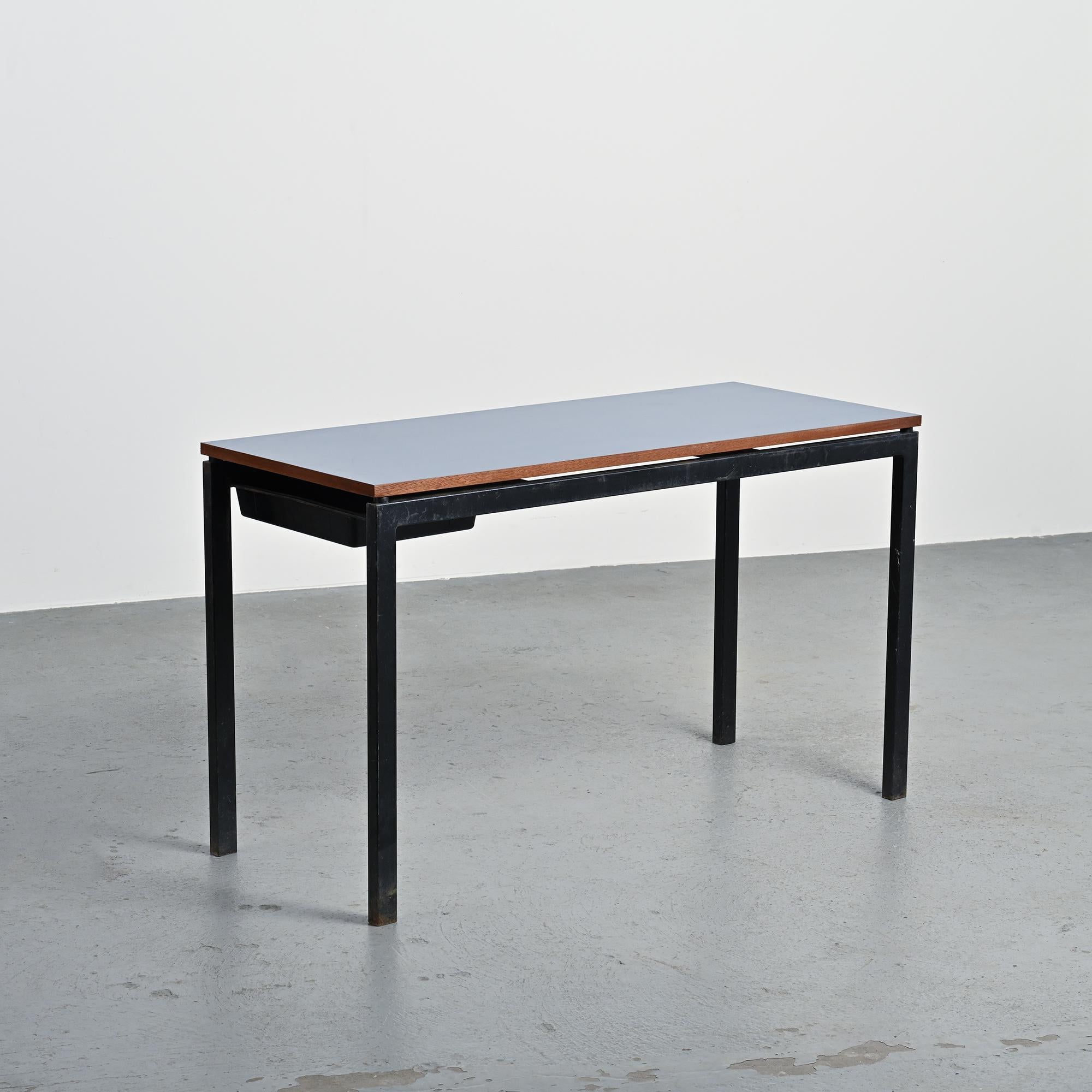 Cansado Desk by Charlotte Perriand, France circa 1962 en vente 6
