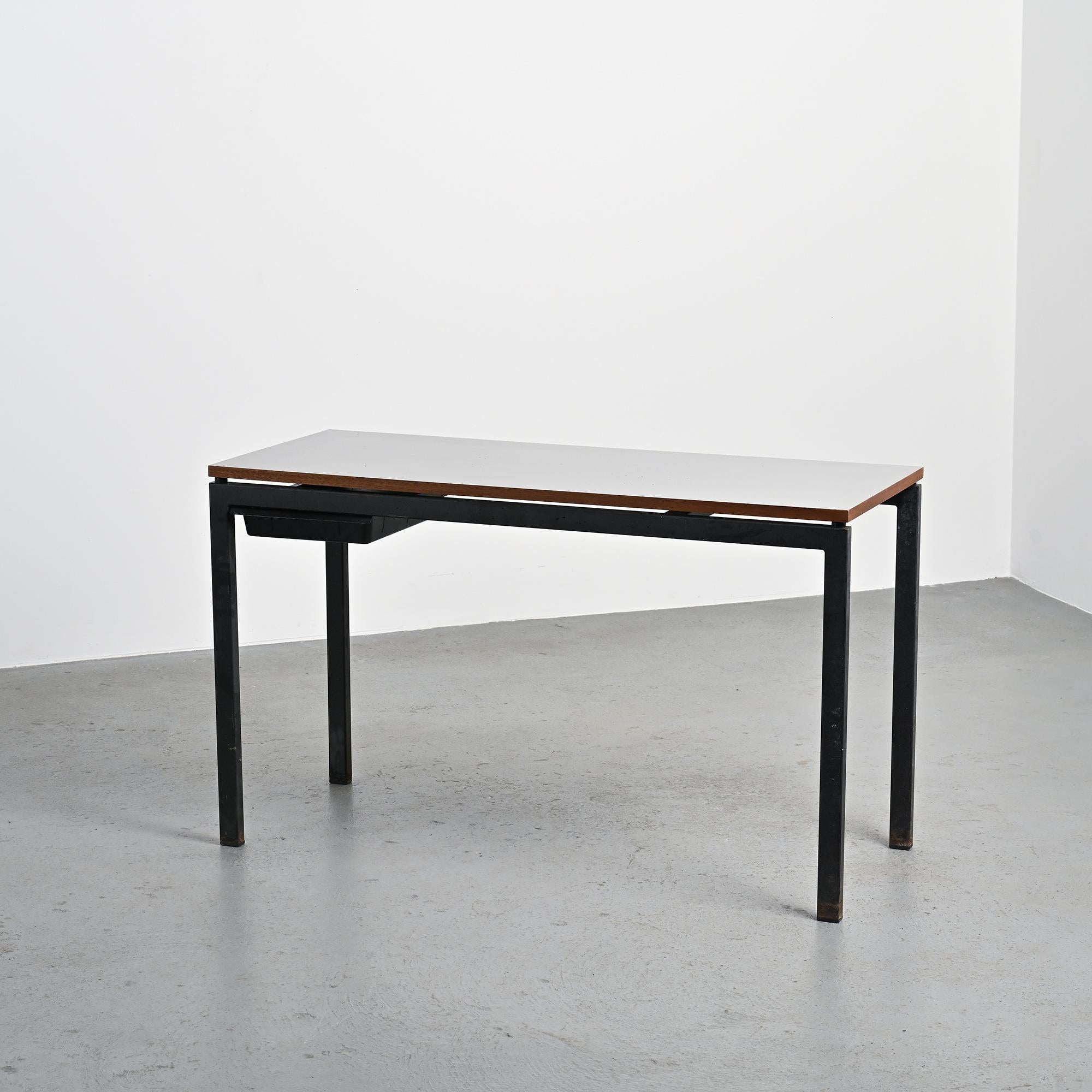 Mid-Century Modern Cansado Desk by Charlotte Perriand, France circa 1962 en vente