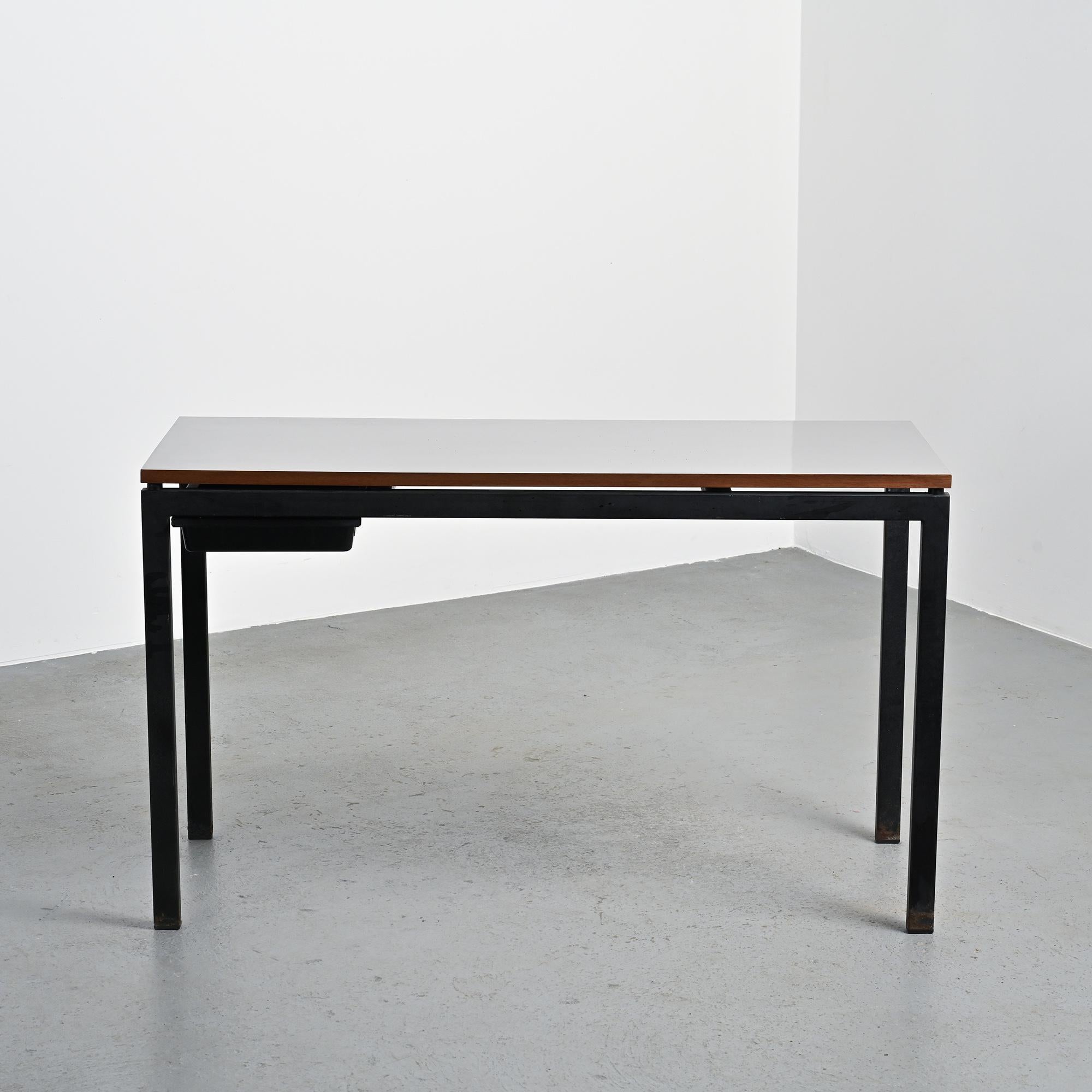 Cansado Desk by Charlotte Perriand, France circa 1962 Bon état - En vente à VILLEURBANNE, FR
