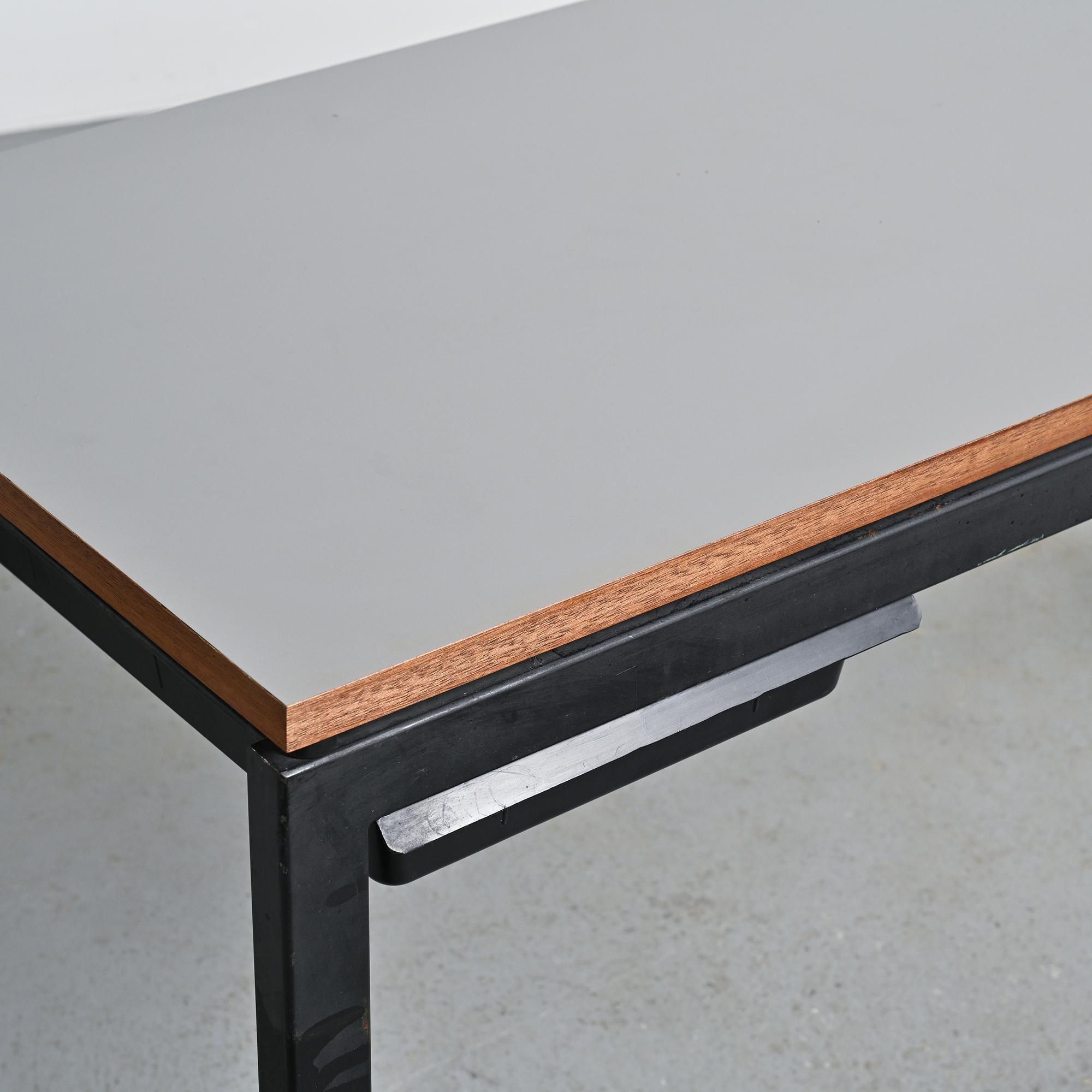 Métal Cansado Desk by Charlotte Perriand, France circa 1962 en vente