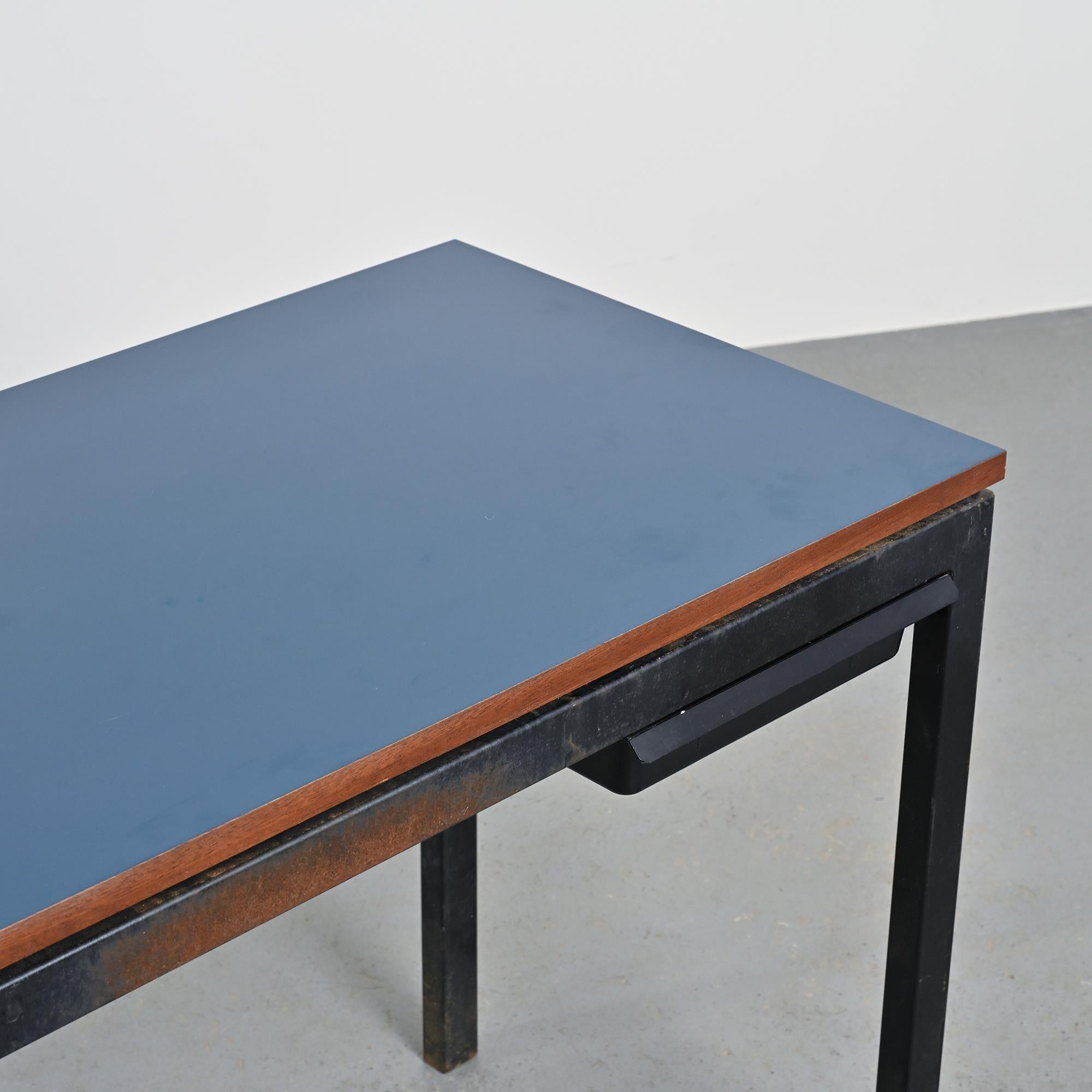 Cansado Desk by Charlotte Perriand, France circa 1962 en vente 1