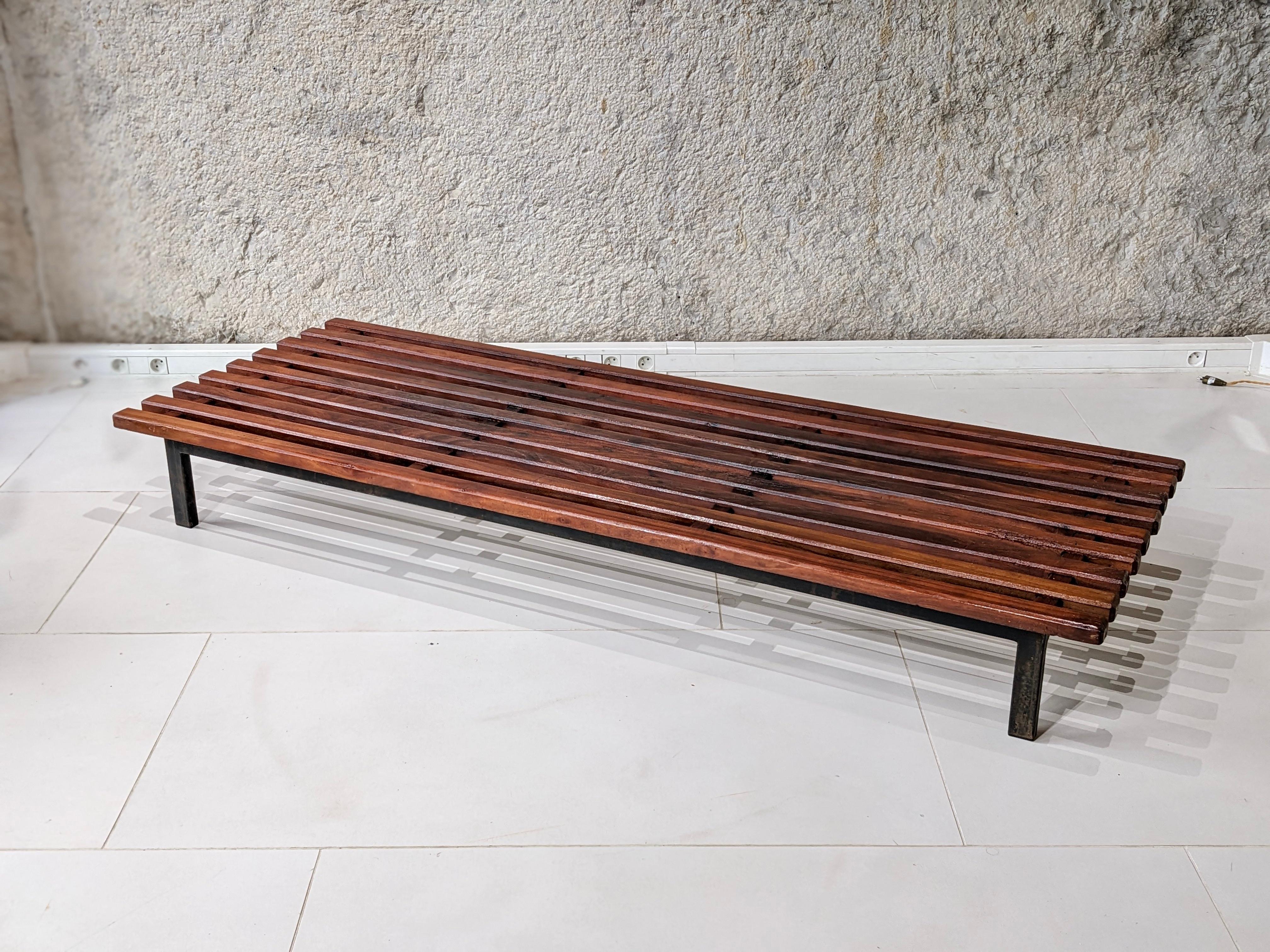 Cansado sofa bed by Charlotte Perriand.
circa 1960. In mahogany wood.
Mattress and bolster in grey fabric. They are not original.
Good condition. The bench has been re-varnished. Some small defects on the wood (see pictures).
Provenance :