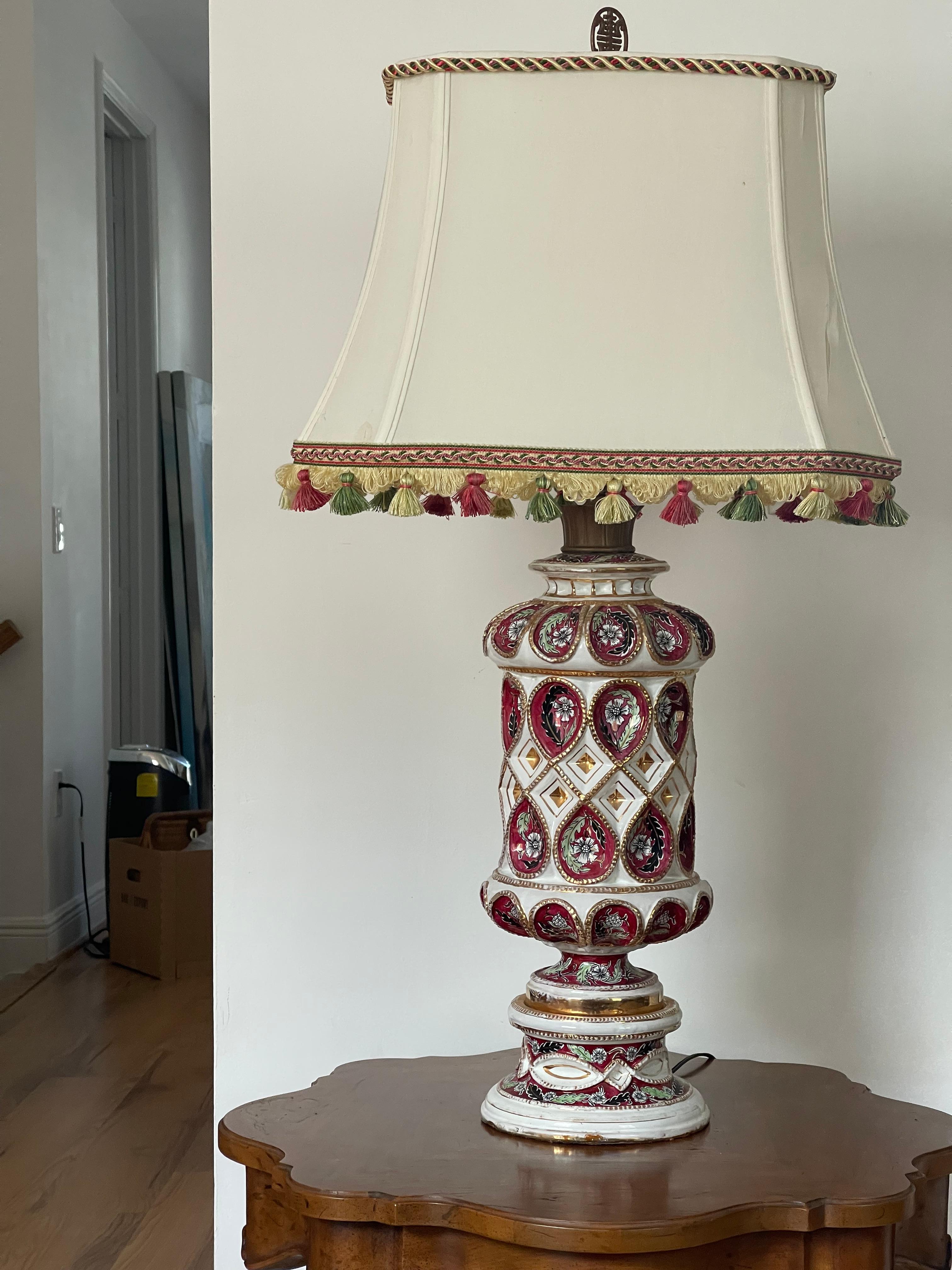 Rare beautiful handpainted antique Cantagalli  for Ardalt  Daliso Lustro Italian Majolica Lamp. Signed at bottom. In great working condition. Rare collectible.