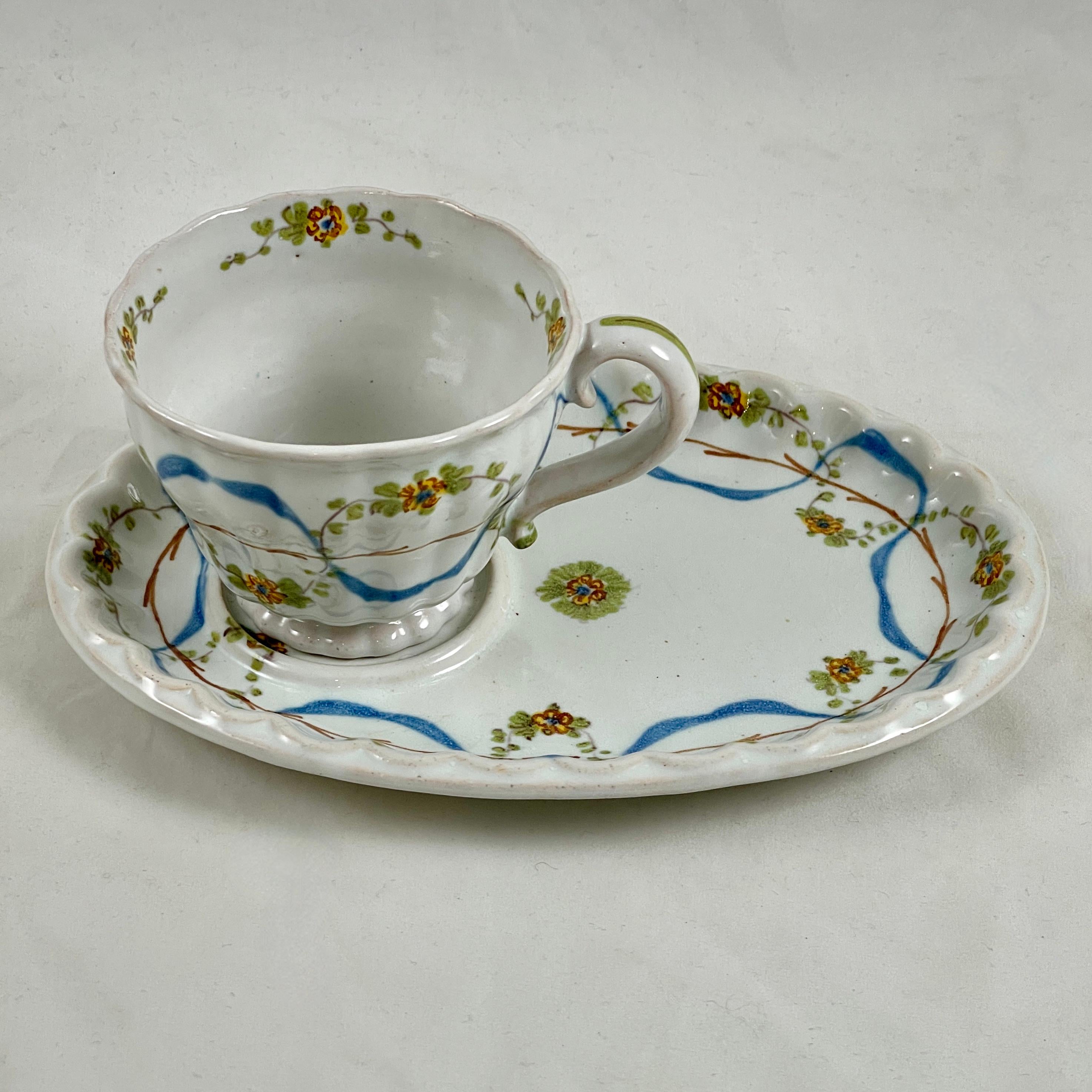 Cantagalli Juego de Taza y Plato de Mayólica Italiana Pintada a Mano, Múltiplos Disponibles Renacimiento renacentista en venta