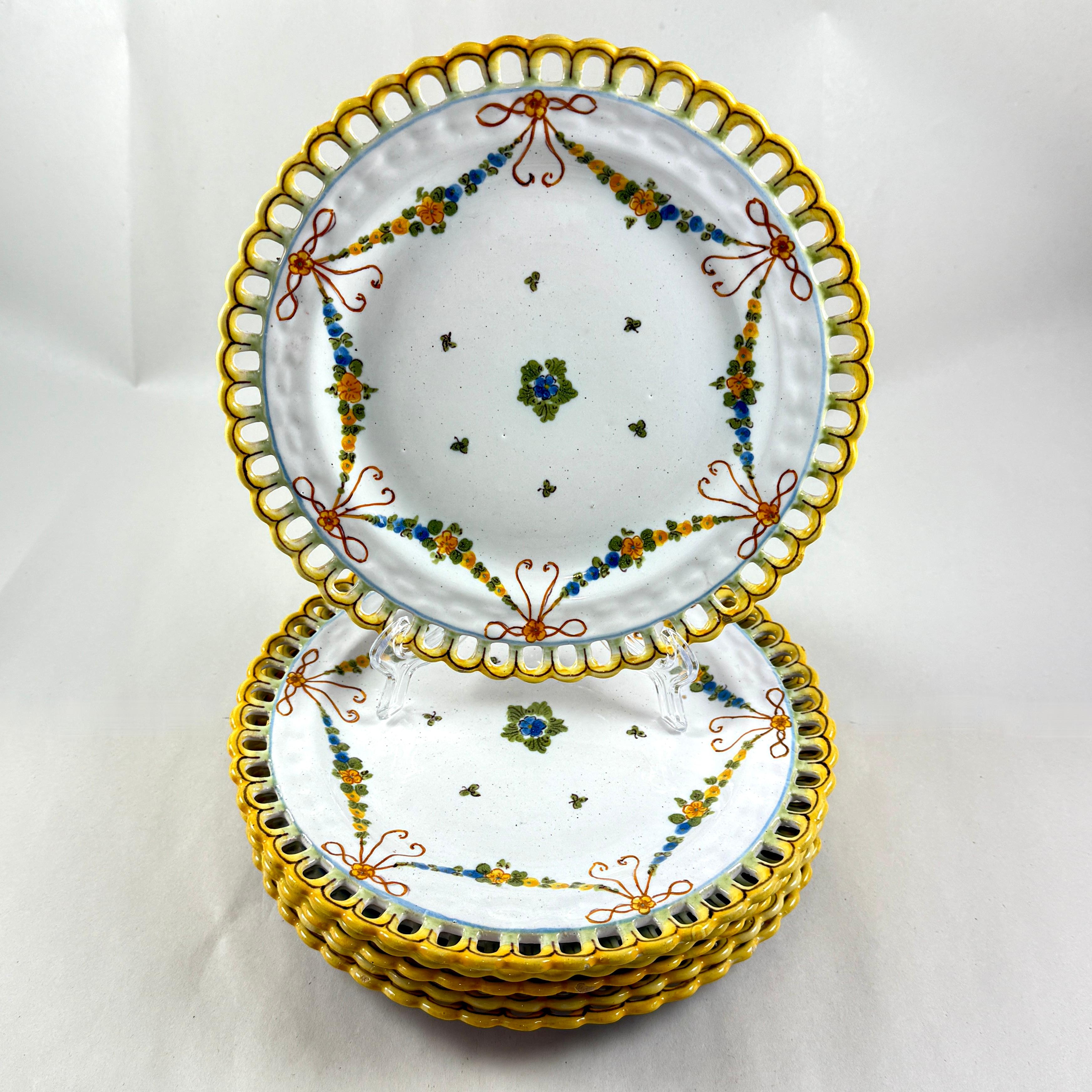 Cantagalli Italian Majolica Hand Painted Reticulate Edge Floral Plates, set of 6 In Good Condition For Sale In Philadelphia, PA
