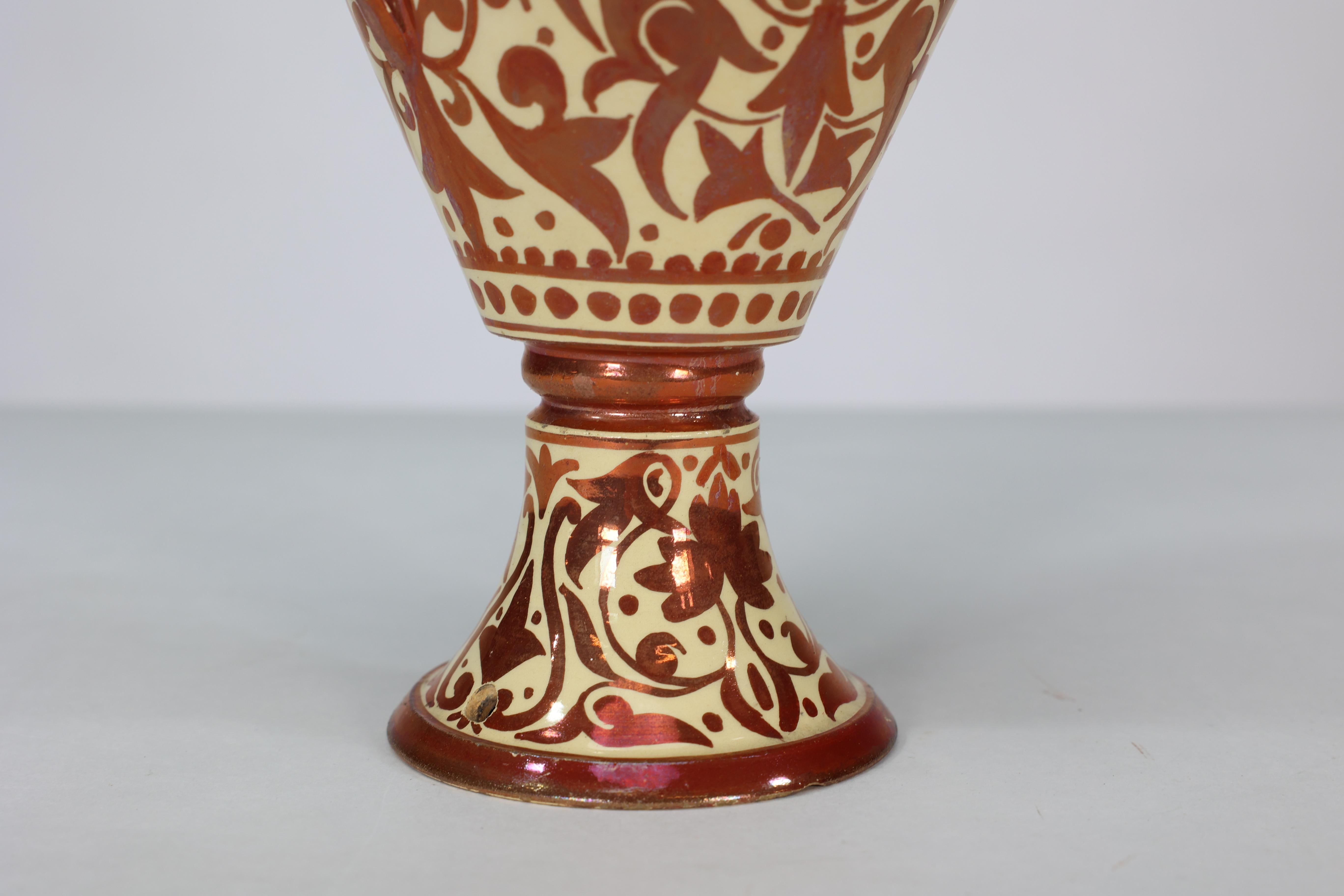 Cantagalli Italian porcelain copper lustre vase converted into a table lamp. For Sale 3