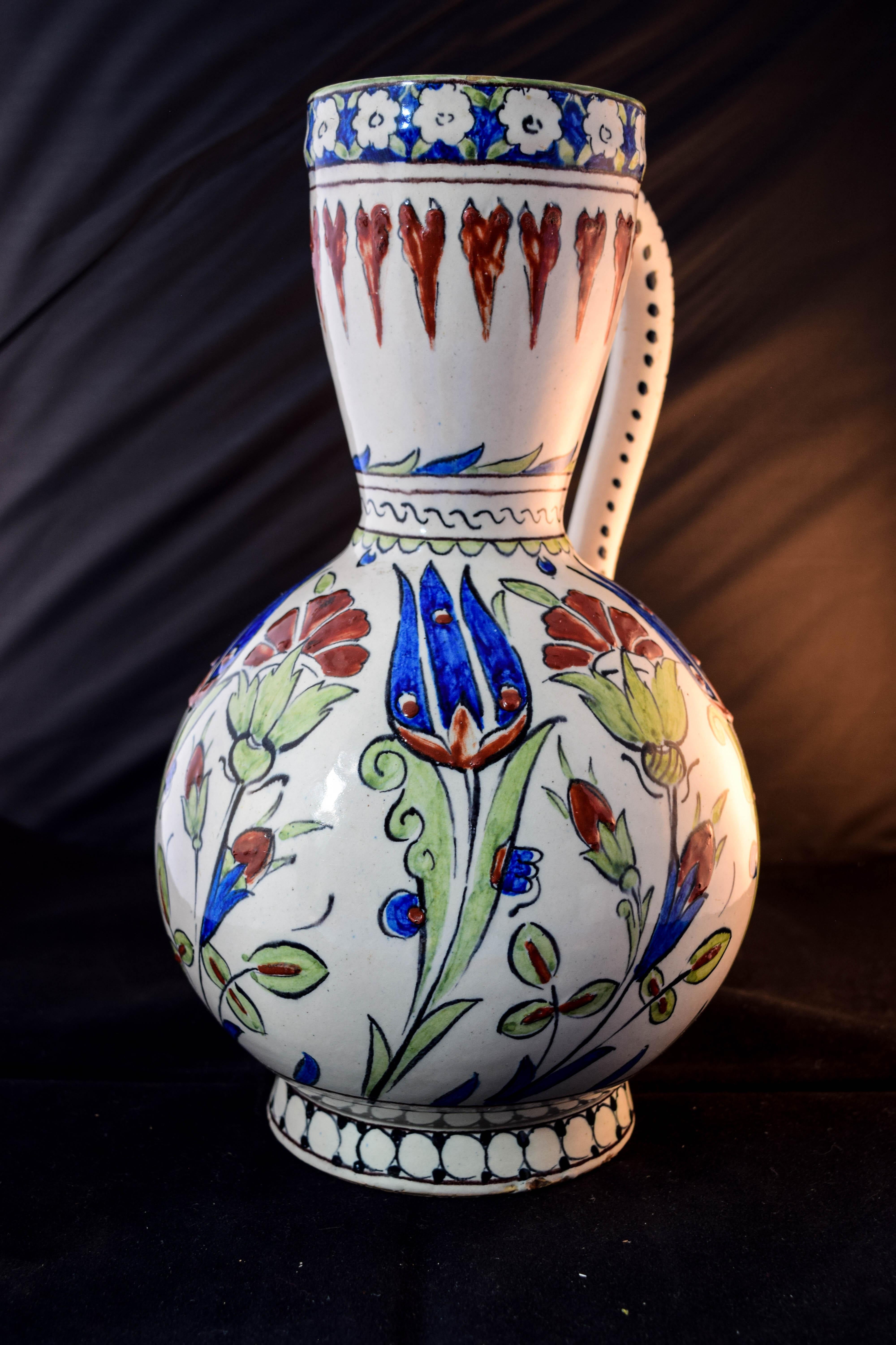 Cantagalli  Old Italian rare pottery in the Iznik style signed with Blue cock in In Good Condition For Sale In London, GB
