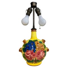 Lampe de style néo-renaissance Cantagalli jaune avec motif de fleurs vibrantes