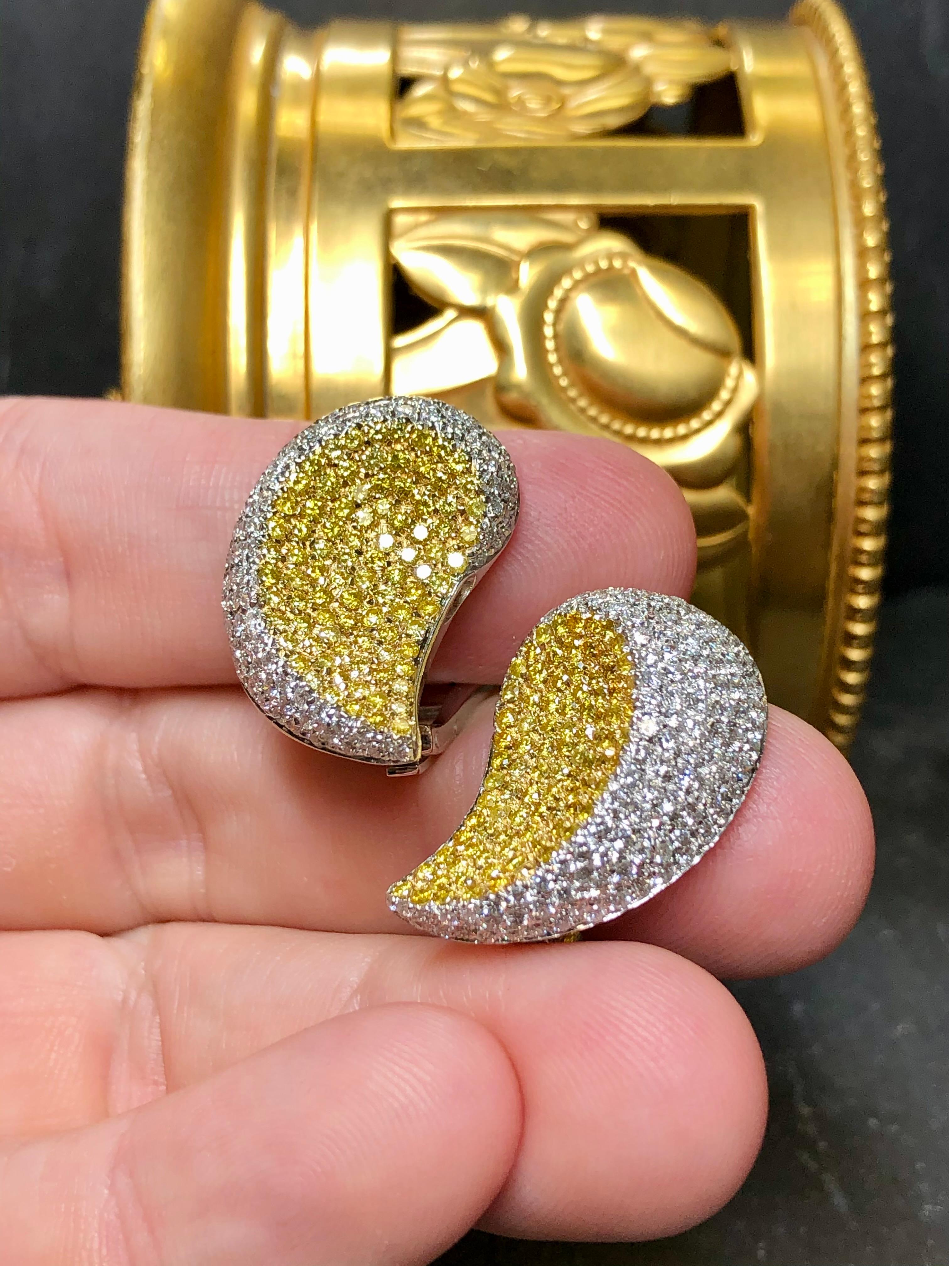 CANTAMESSA 18K Pave White Fancy Yellow Diamond Paisley Huggies Earrings 6.60ctw For Sale 4