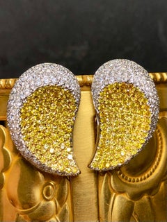 CANTAMESSA 18K Pave Blanco Amarillo Diamante Comma Huggie Pendientes 6.60ctw