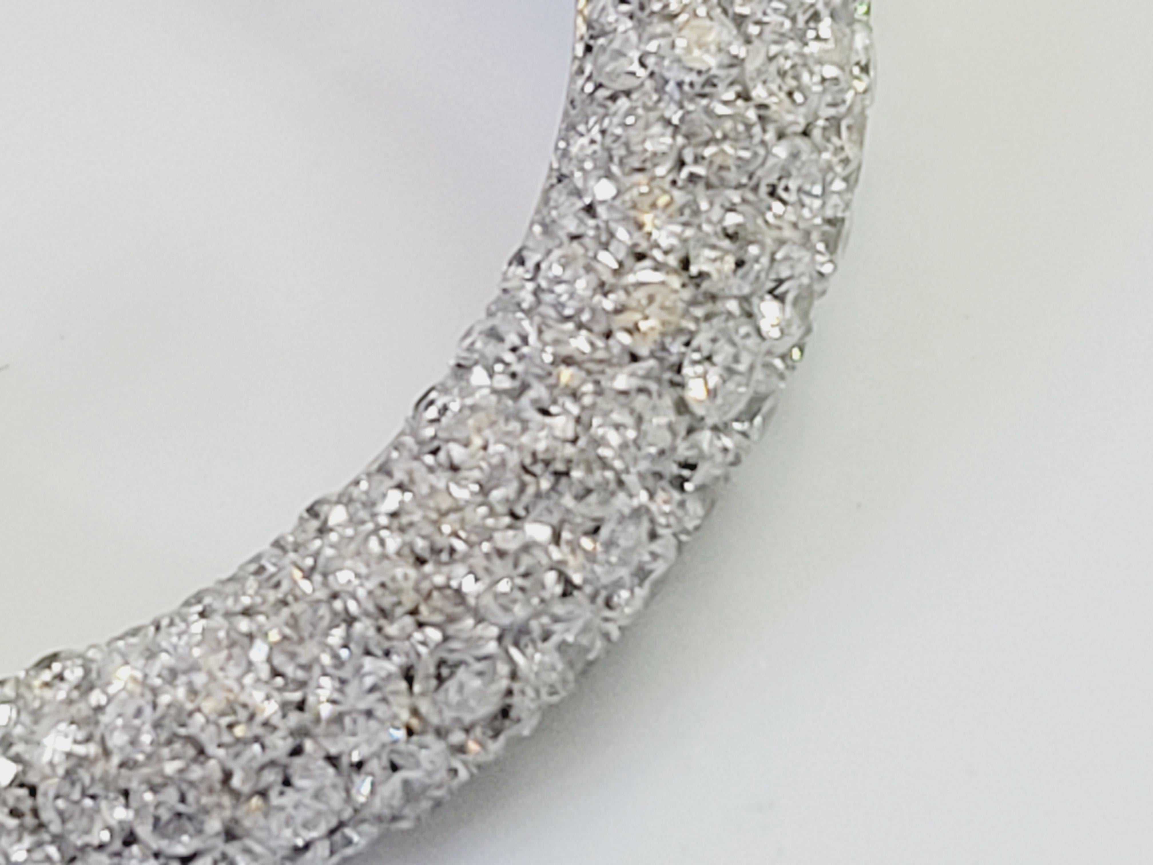 Cantamessa 18K Weißgold Innenseite aus Diamant Hoop Ohrring im Zustand „Neu“ im Angebot in New York, NY