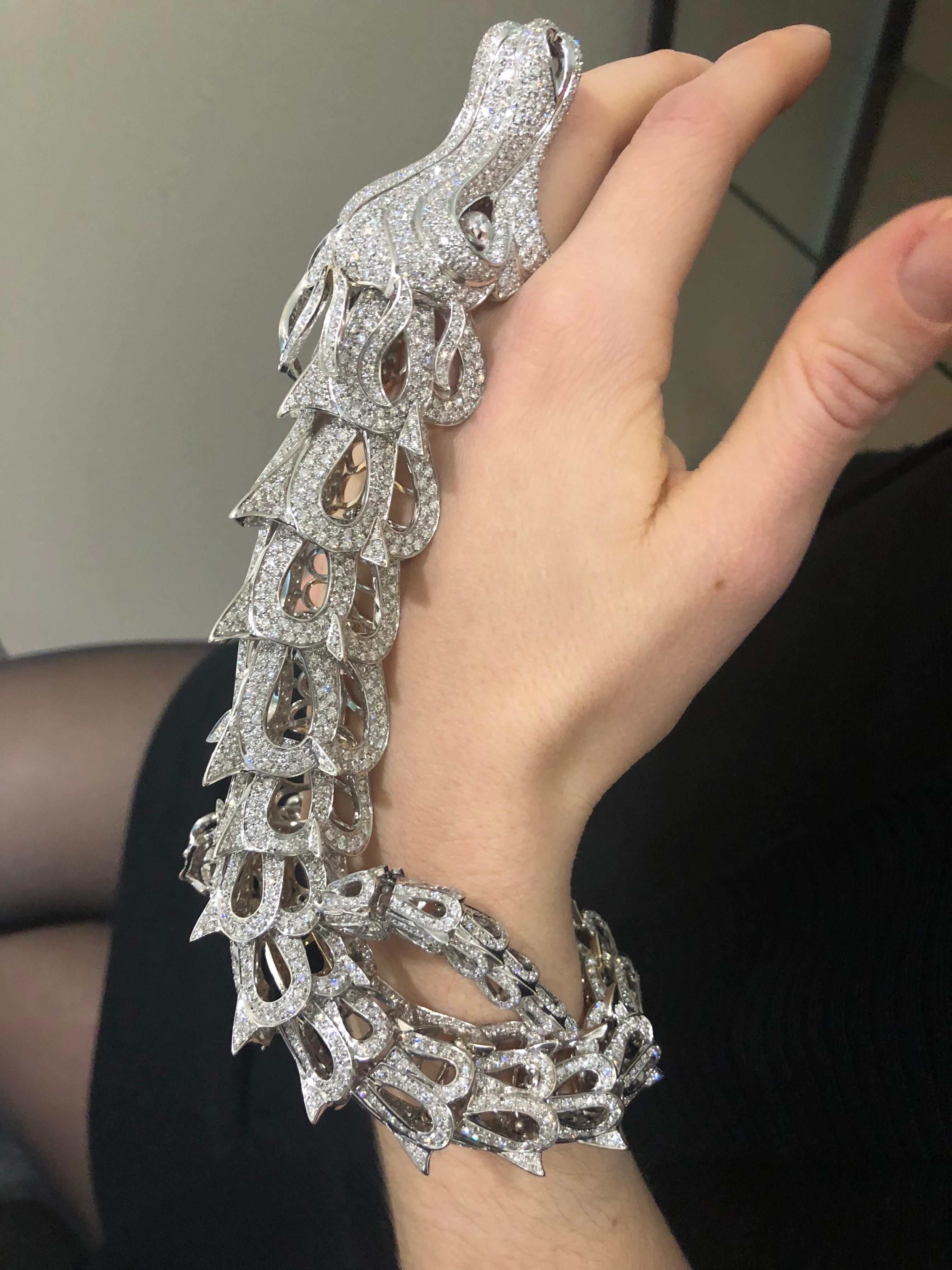  Magnifique bracelet et bague unique avec dragon sculpté en diamants Unisexe en vente