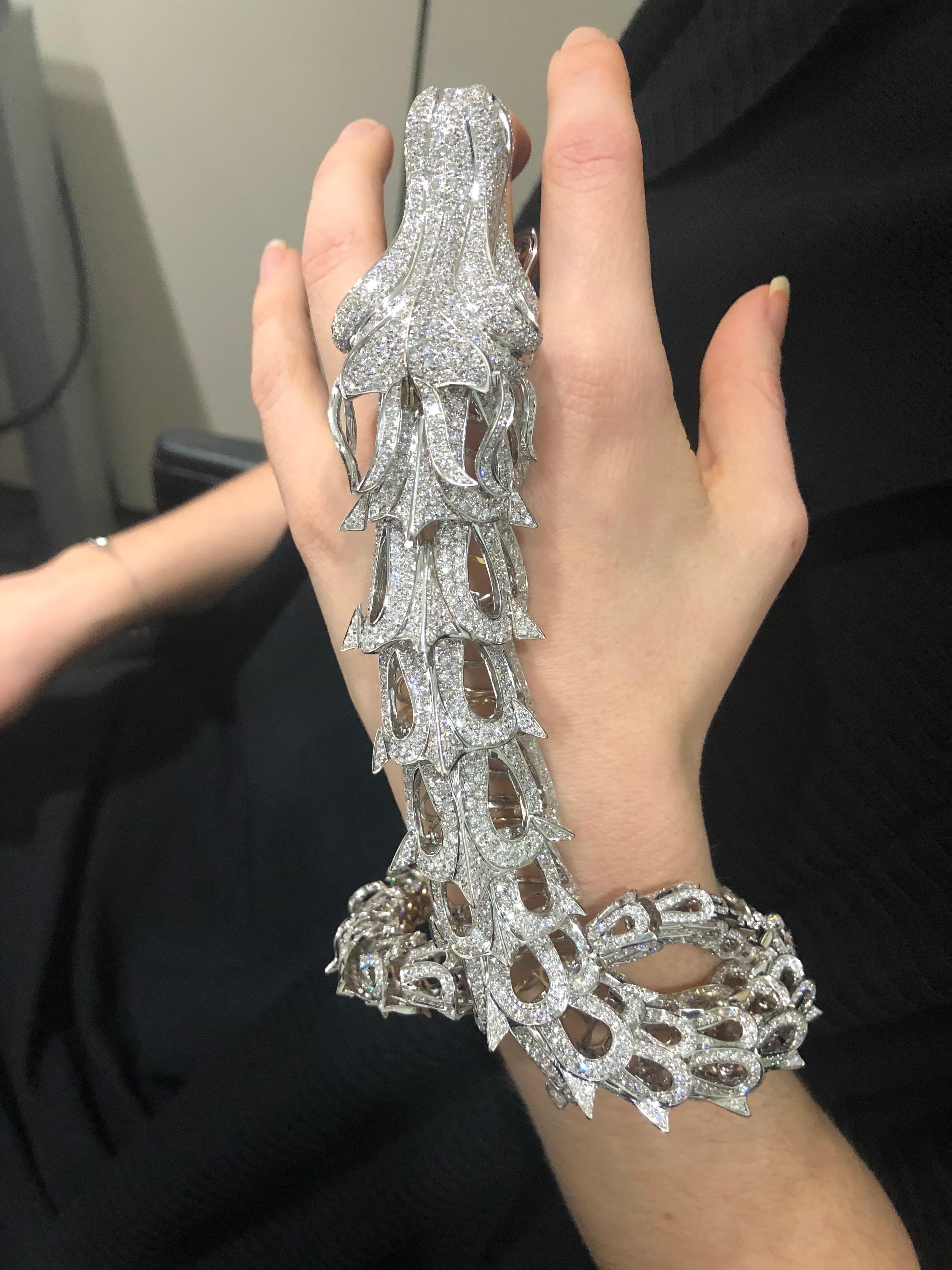 Amazing Unique articulated diamond paved dragon bracelet and ring In Excellent Condition For Sale In Monte Carlo, MC