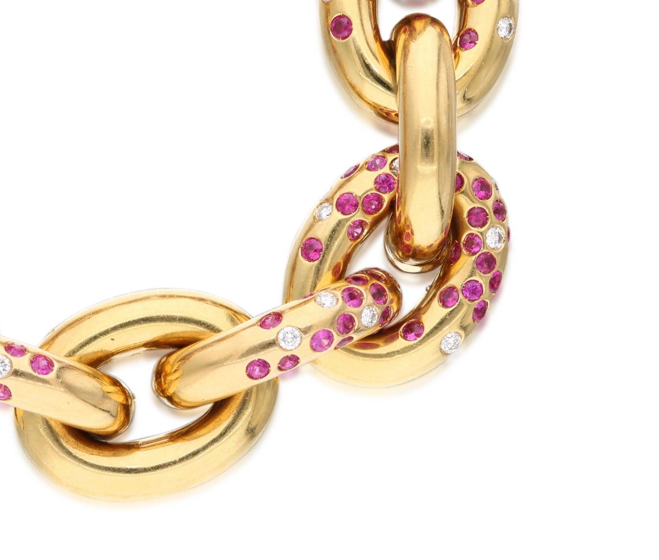 Taille ronde Cantamessa Bracelet à maillons en or, rubis et diamants en vente