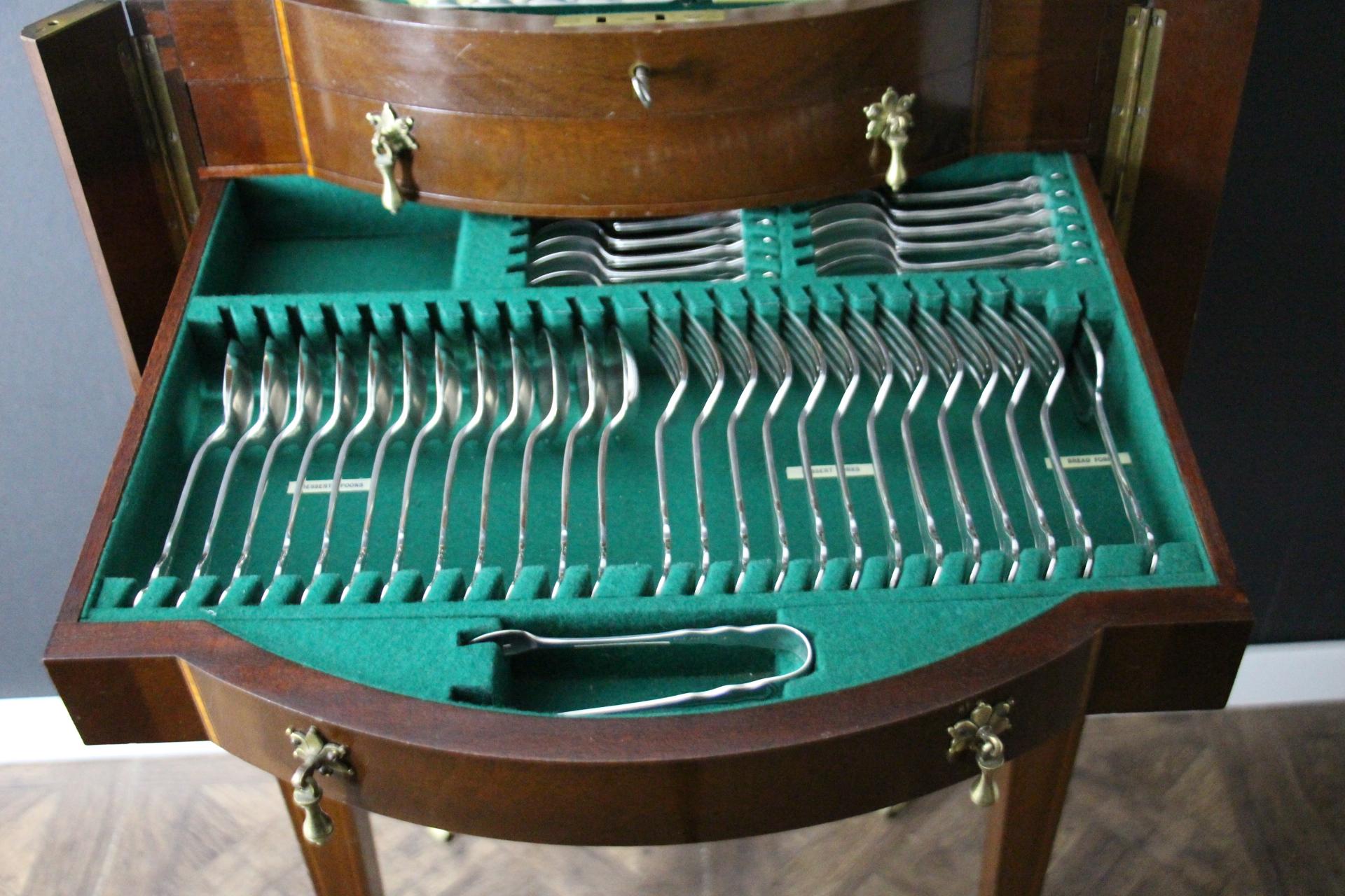 Coffret de couverts sur Stand en vente 3