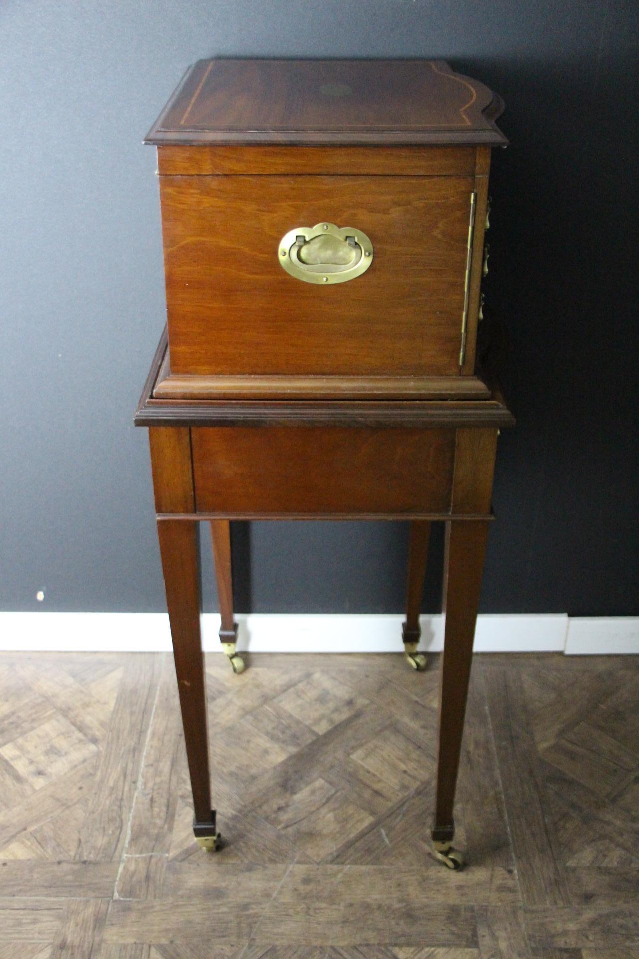 Anglais Coffret de couverts sur Stand en vente