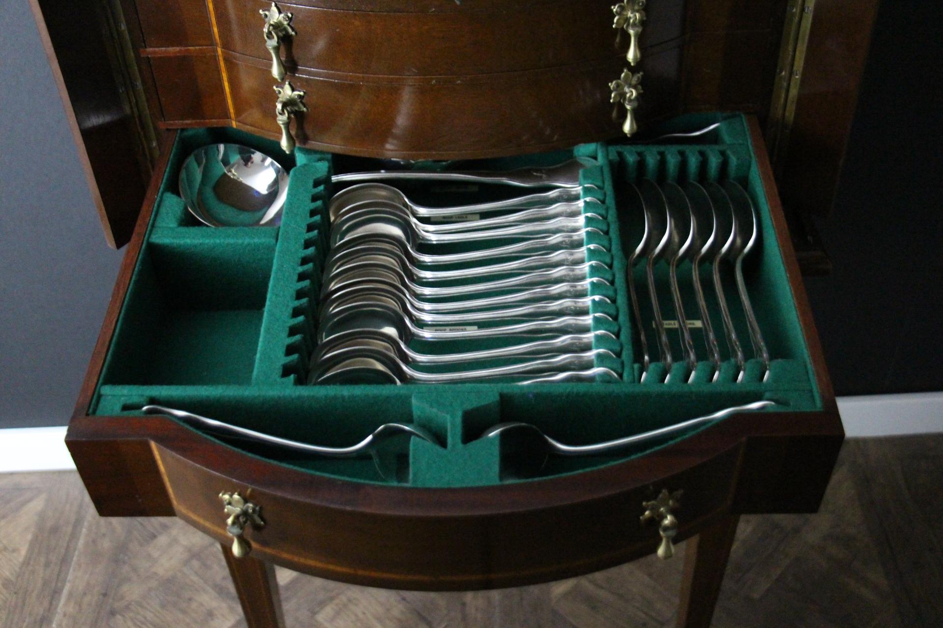 Coffret de couverts sur Stand en vente 2