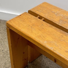 Sgabello da mensa di Charlotte Perriand da Les Arcs