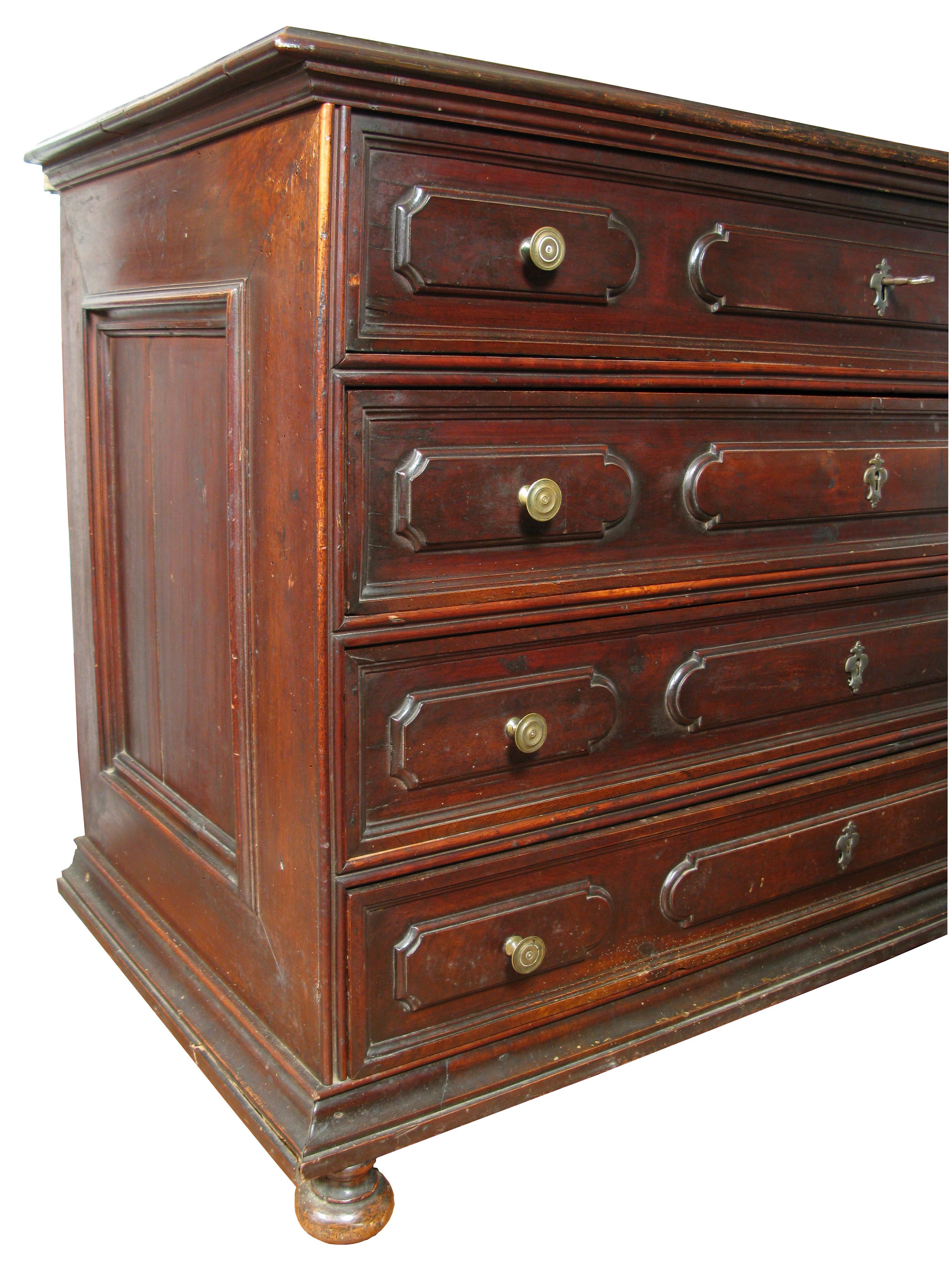 Baroque Late 17th-century-early 18th-century Lombard chest of drawers canterano For Sale
