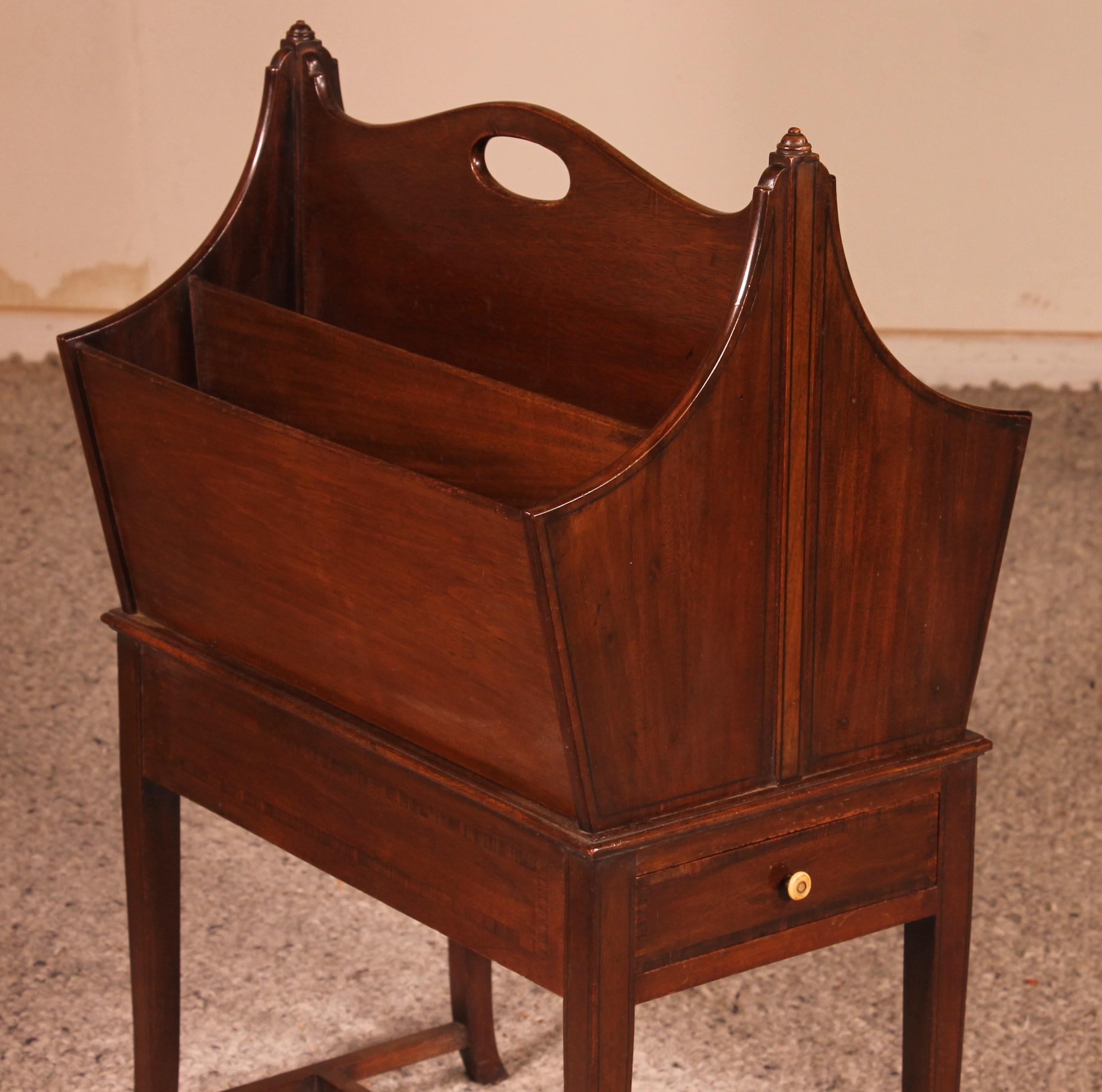 British Canterbury or Newspaper Rack in Mahogany from the Edwardian Period For Sale