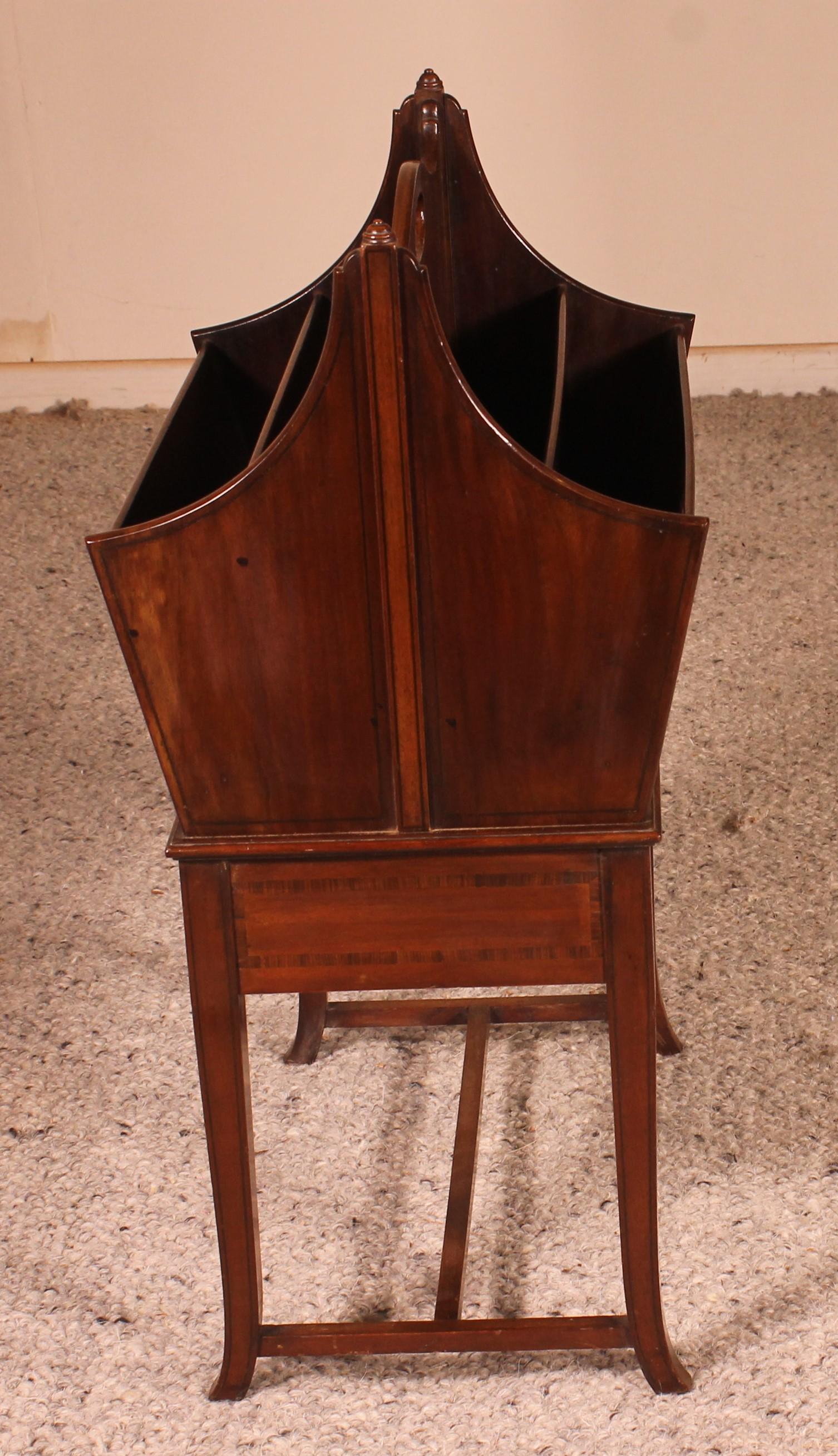 Canterbury or Newspaper Rack in Mahogany from the Edwardian Period For Sale 3