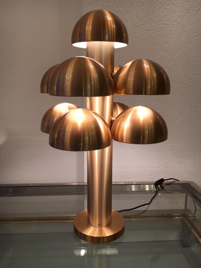 Anodized aluminum 9 shades table lamp 