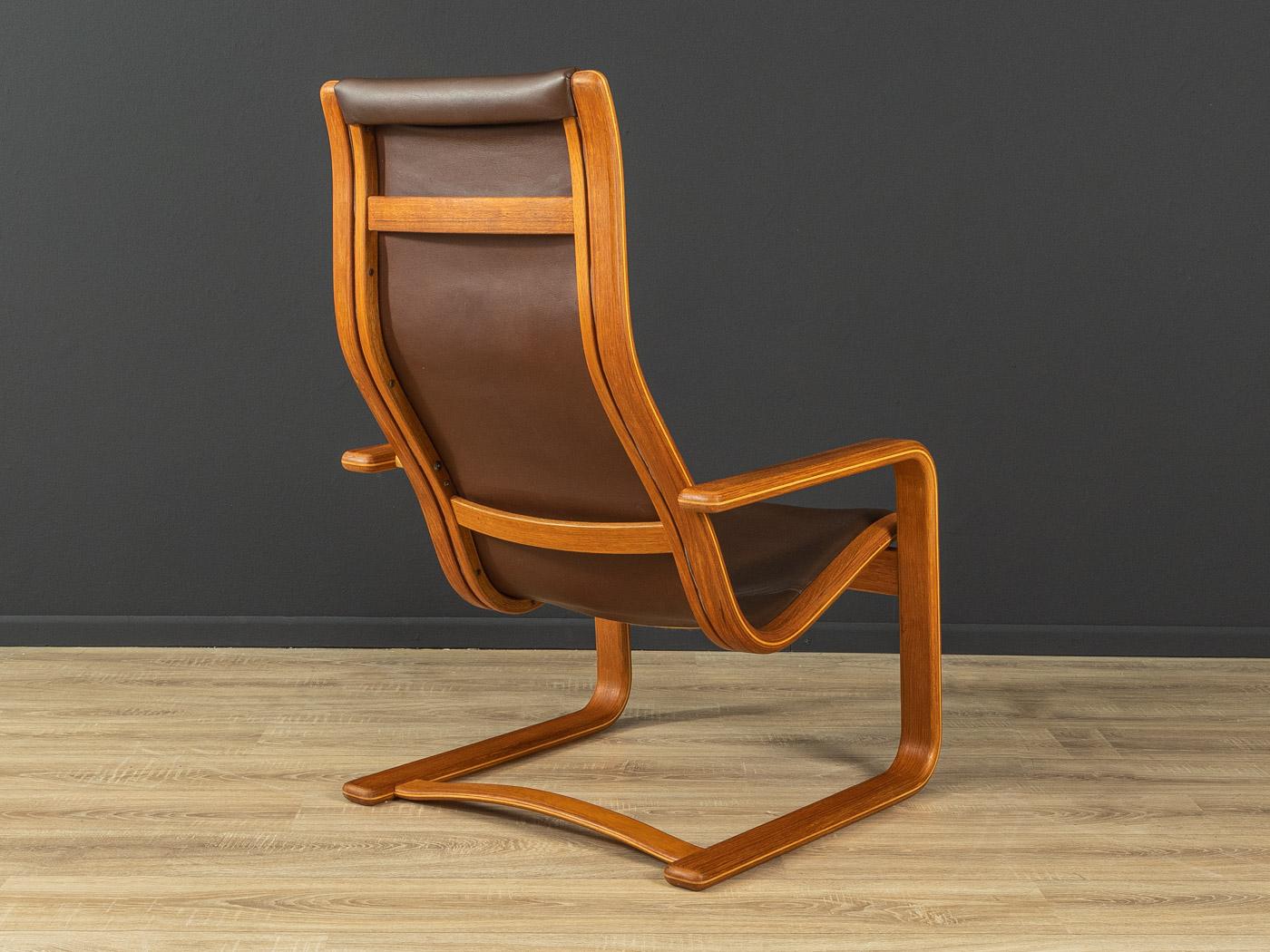 Mid-20th Century Cantilever Chair Model 